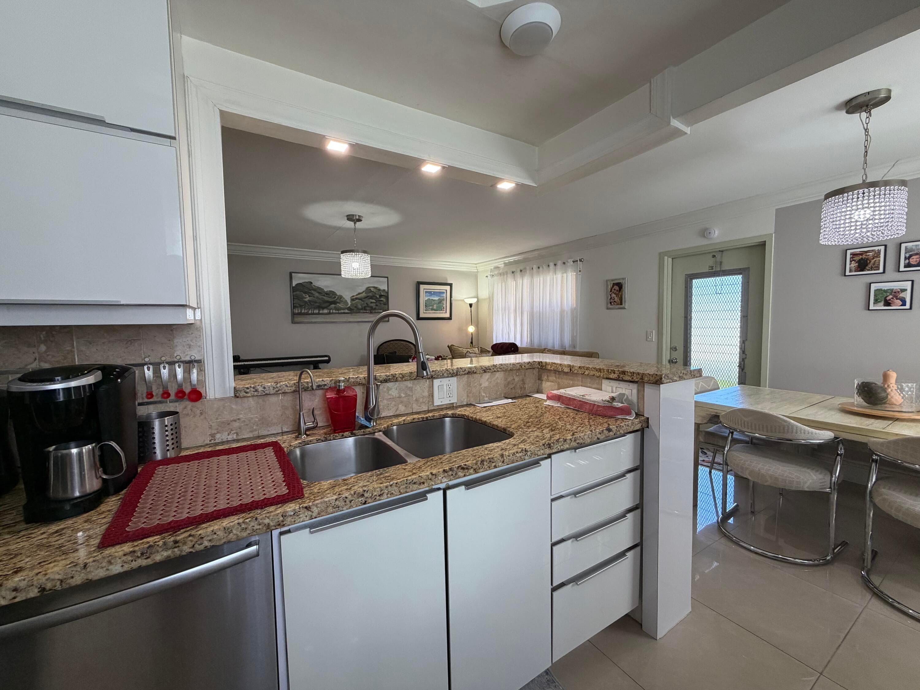 292 Brittany Avenue 292, Delray Beach, FL 33446 — photo 5 of 24