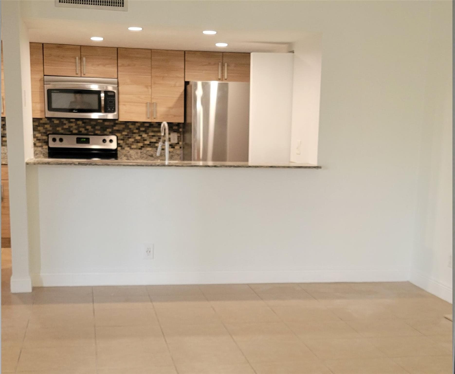 971 NW 122nd Terrace, Pembroke Pines, FL 33026 — photo 5 of 24
