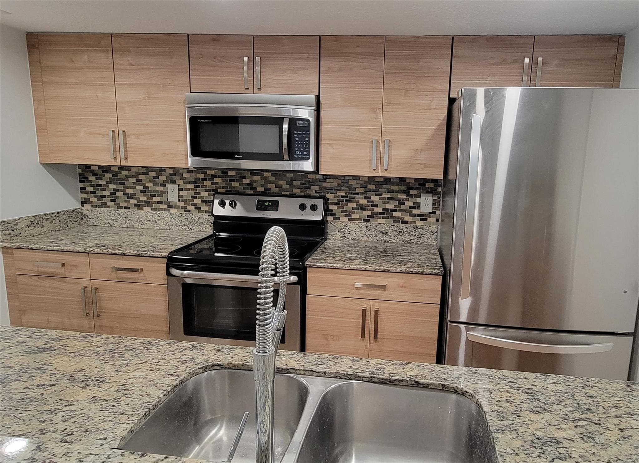 971 NW 122nd Terrace, Pembroke Pines, FL 33026 — photo 6 of 24