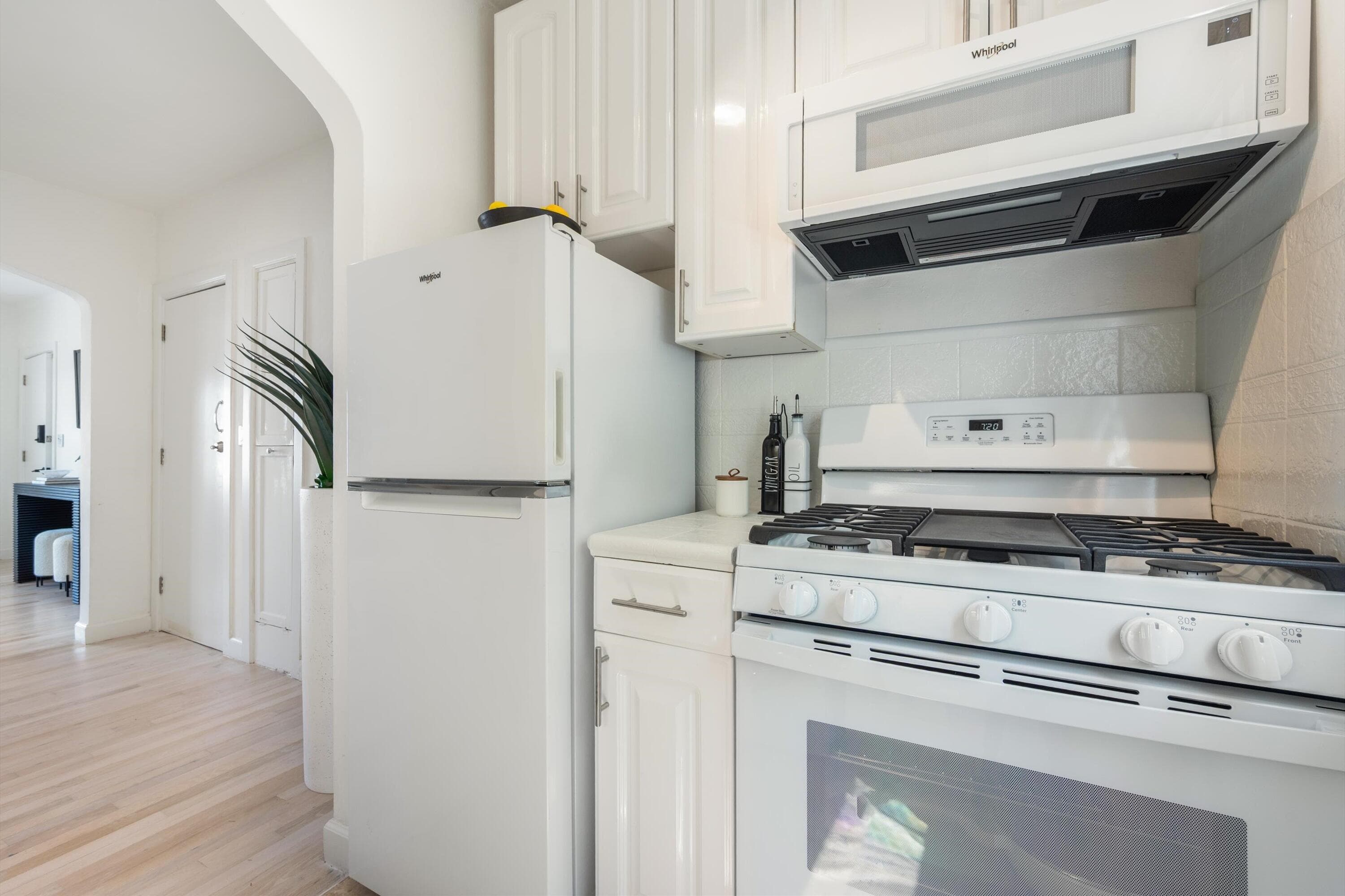750 Española Way 8, Miami Beach, FL 33139 — photo 14 of 16