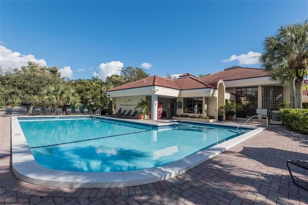 2445 SW 18th Terrace 110, Fort Lauderdale, FL 33315 — photo 14 of 15