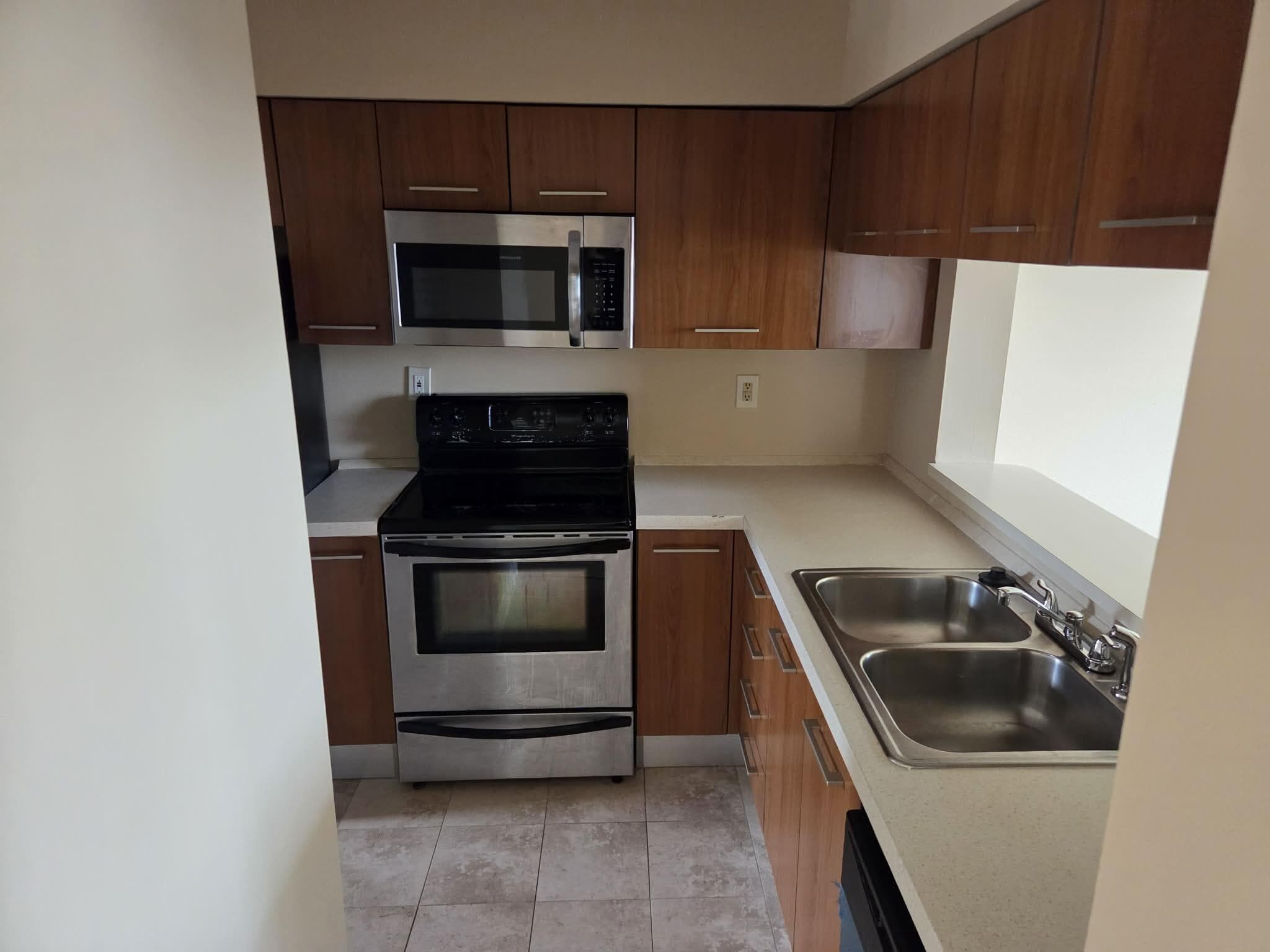 708 NW 92nd Avenue, Plantation, FL 33324 — photo 5 of 7