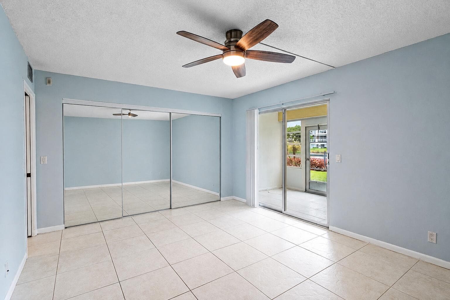 1084 Harwood F 1084, Deerfield Beach, FL 33442 — photo 6 of 54