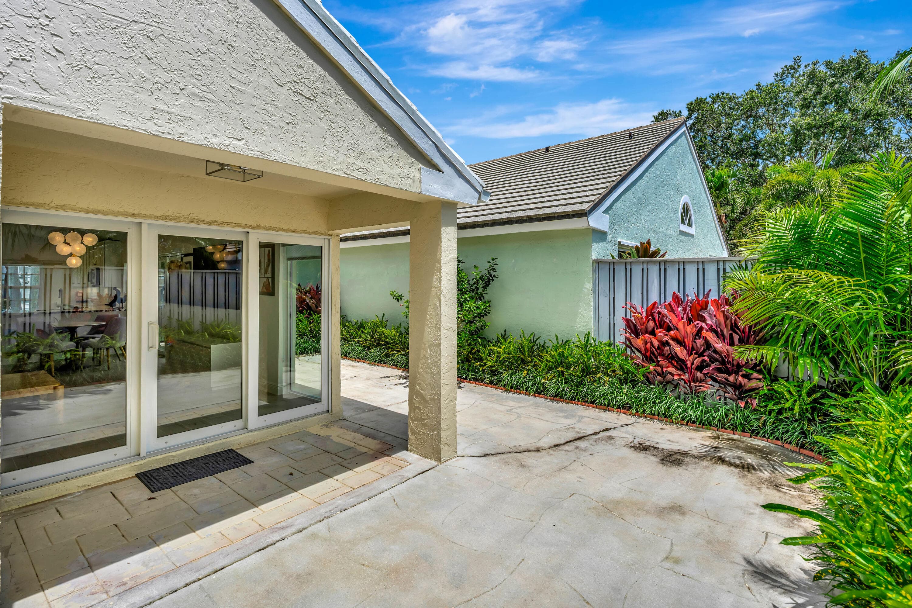 28 Admirals Court, Palm Beach Gardens, FL 33418 — photo 35 of 53