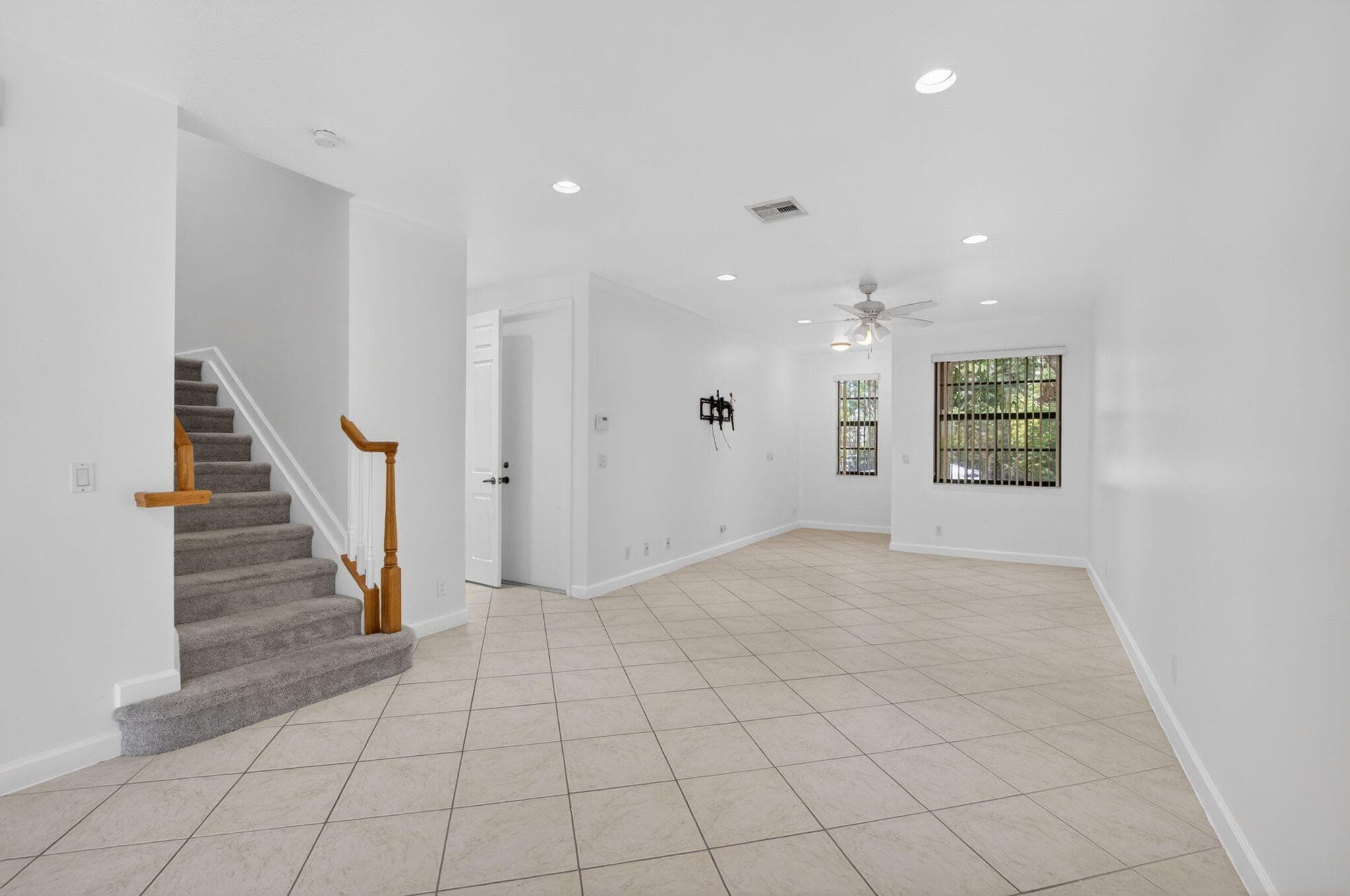 114 E Astor Circle E, Delray Beach, FL 33484 — photo 3 of 24