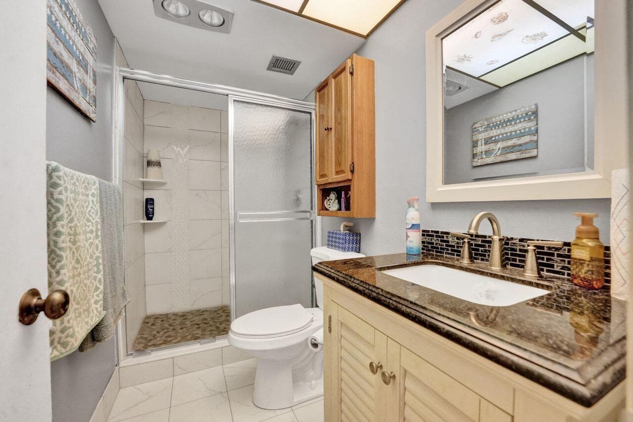 301 Lake Shore Drive 809, Lake Park, FL 33403 — photo 15 of 37