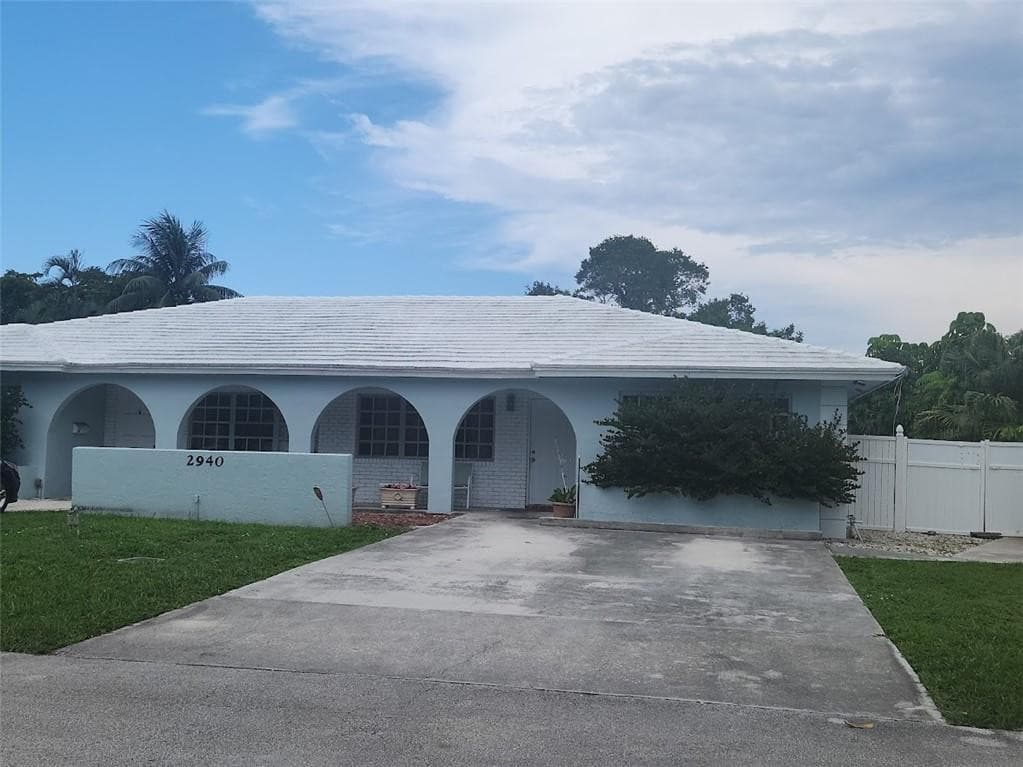 2940 NE 19th Terrace South Side, Lighthouse Point, FL 33064 — photo 1 of 12
