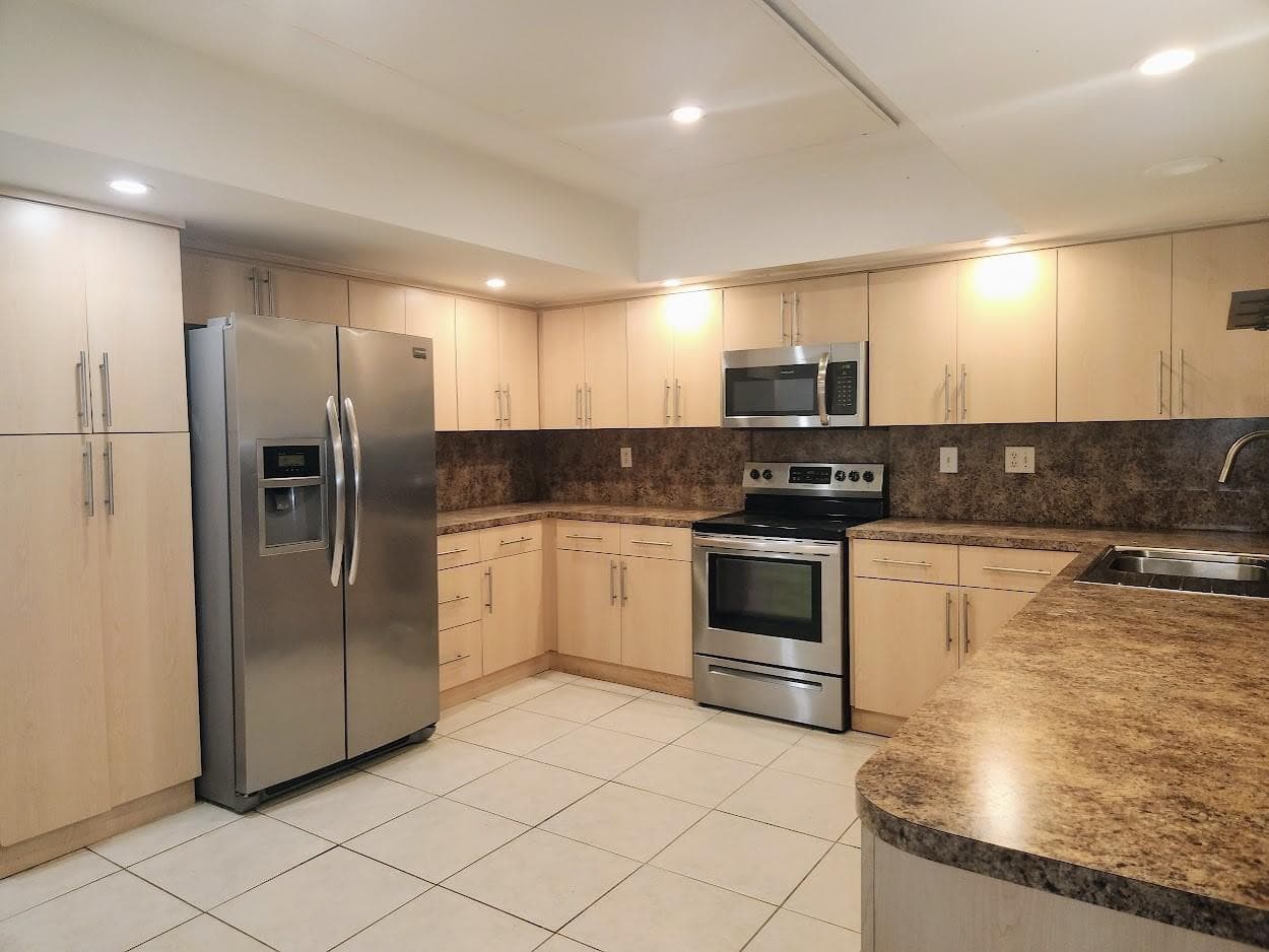 2940 NE 19th Terrace South Side, Lighthouse Point, FL 33064 — photo 4 of 12