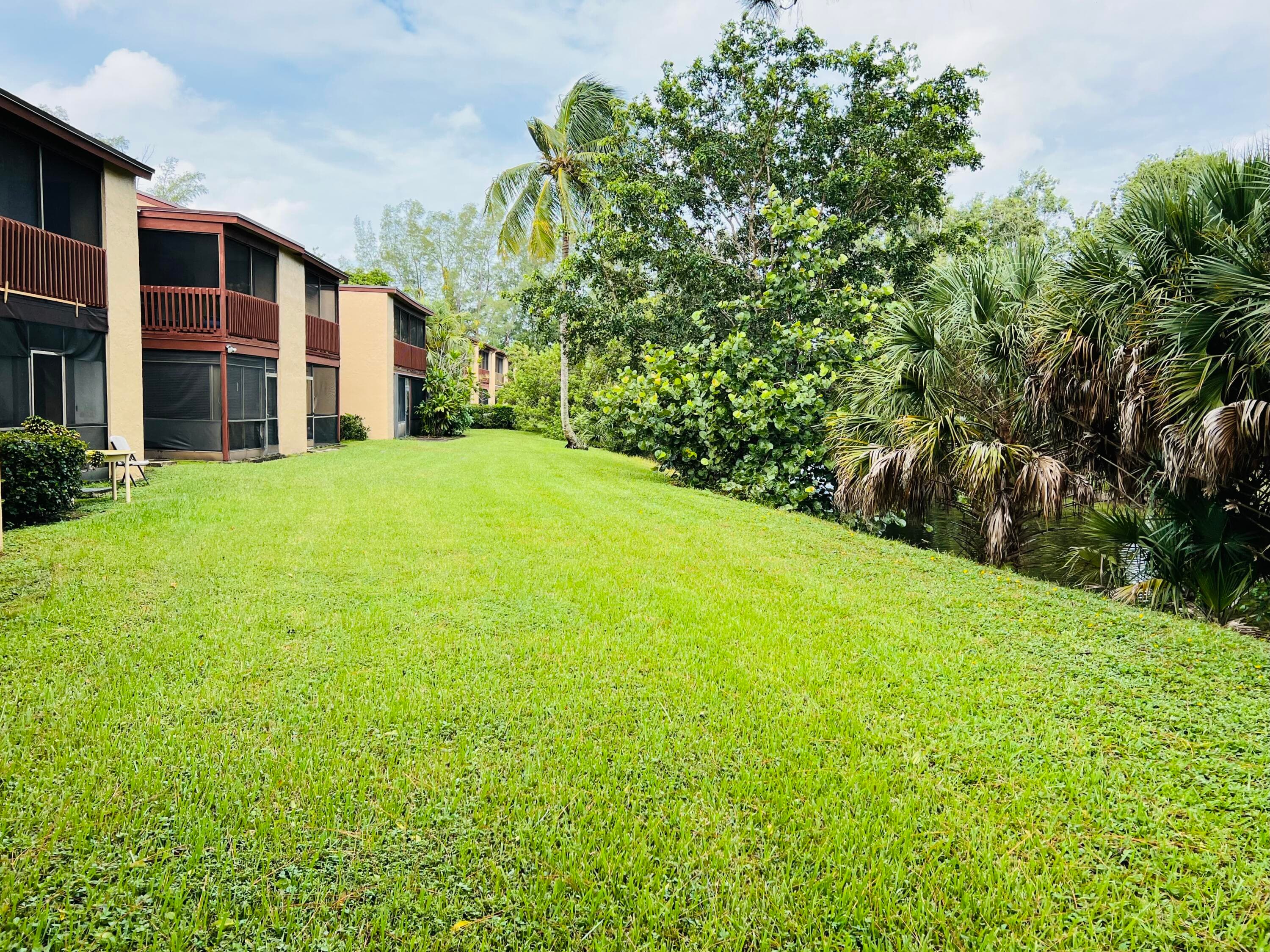 1407 E Lakeview Dr Drive E, Royal Palm Beach, FL 33411 — photo 14 of 17