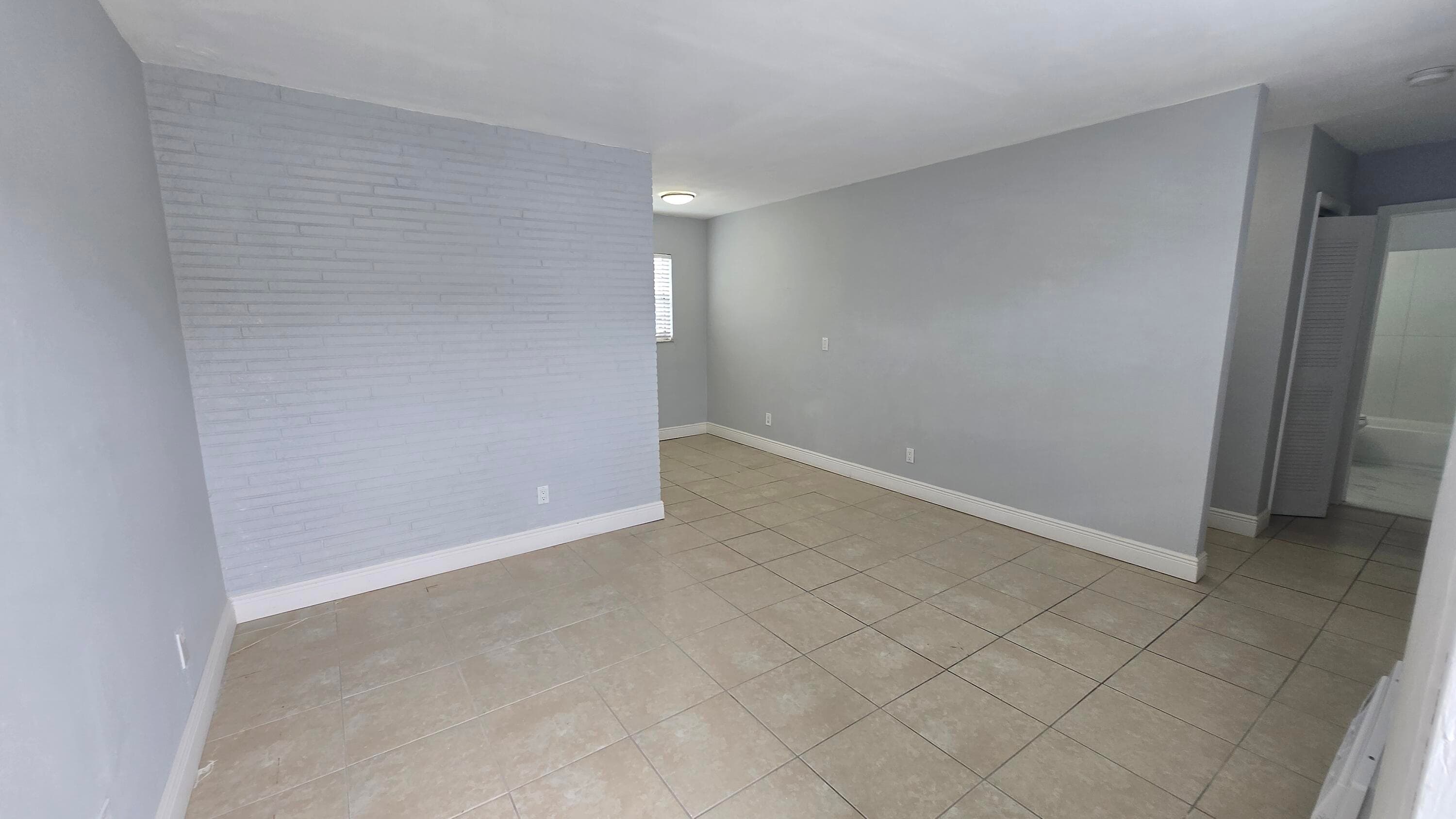 16951 NE 18th Avenue 14, Miami, FL 33162 — photo 2 of 12