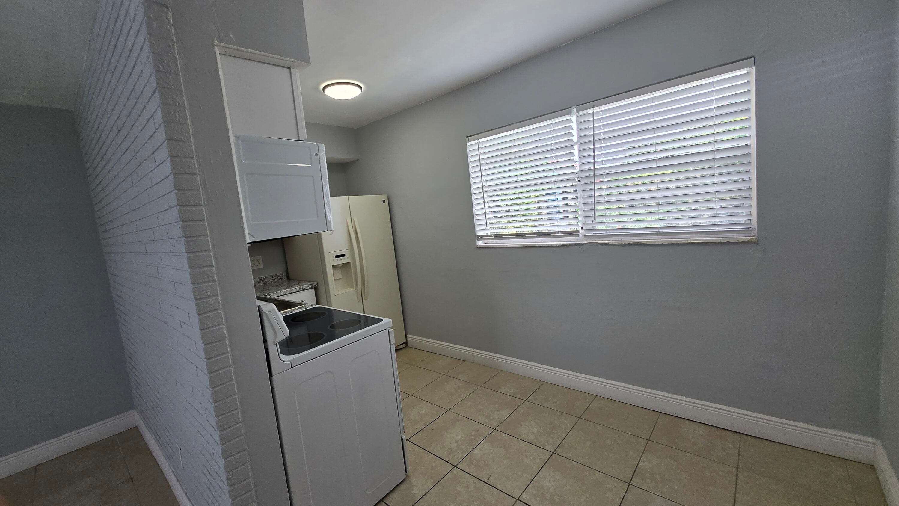 16951 NE 18th Avenue 14, Miami, FL 33162 — photo 4 of 12