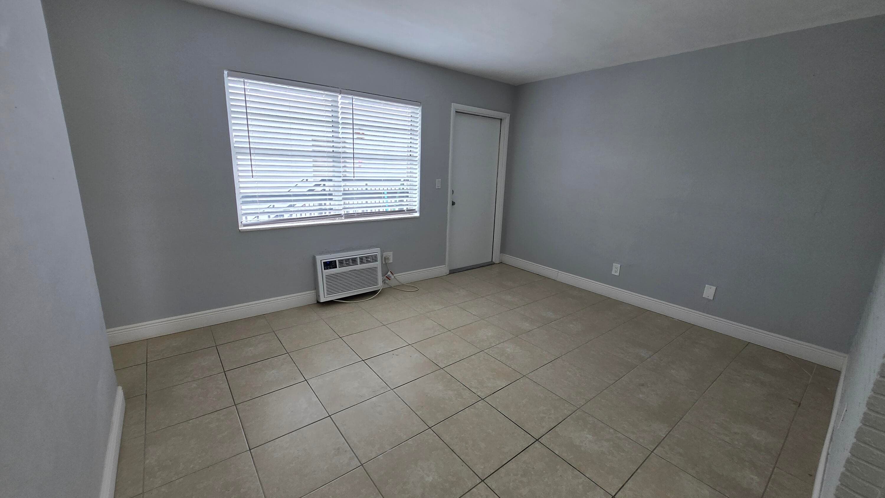 16951 NE 18th Avenue 14, Miami, FL 33162 — photo 6 of 12