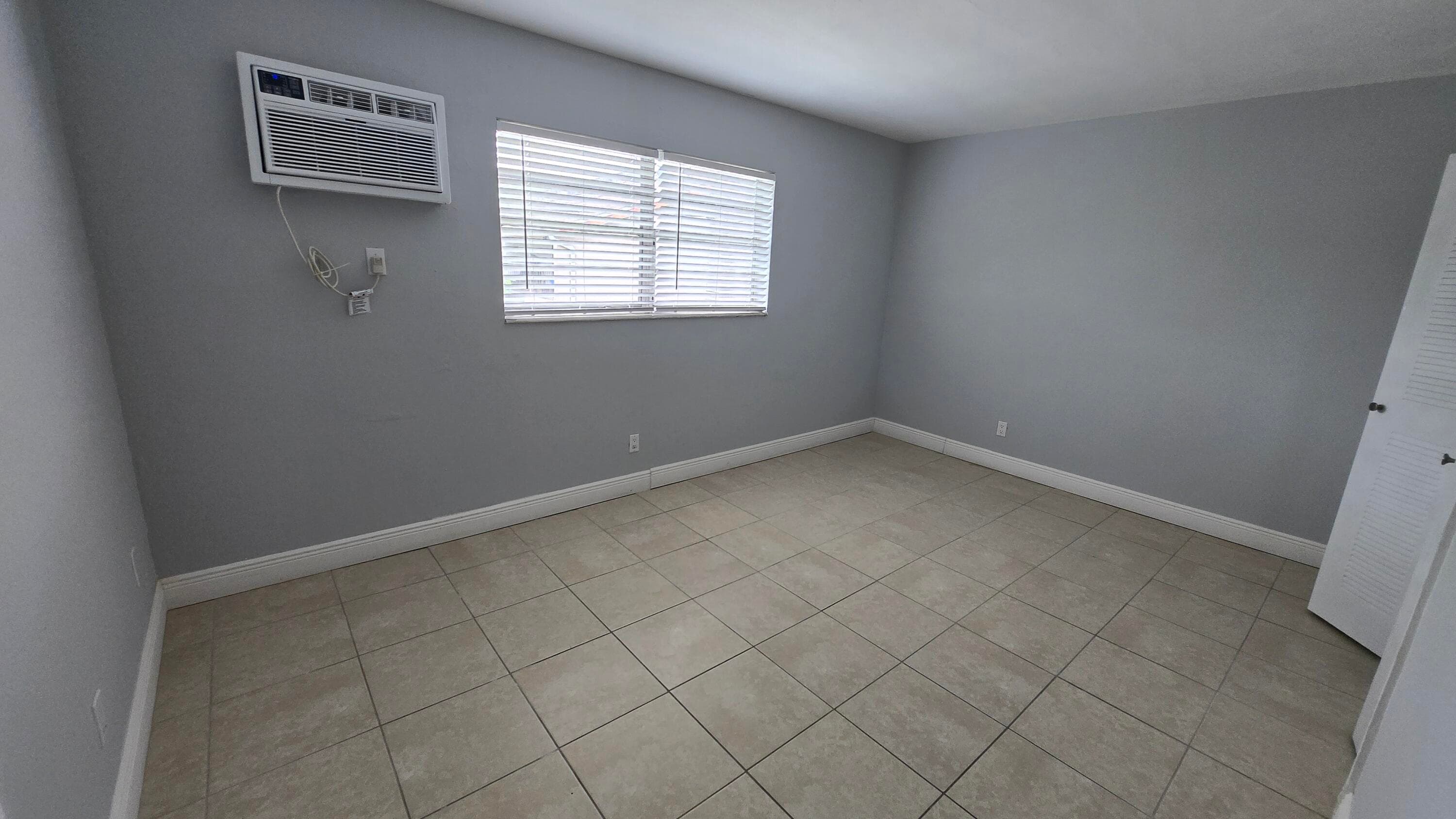 16951 NE 18th Avenue 14, Miami, FL 33162 — photo 9 of 12
