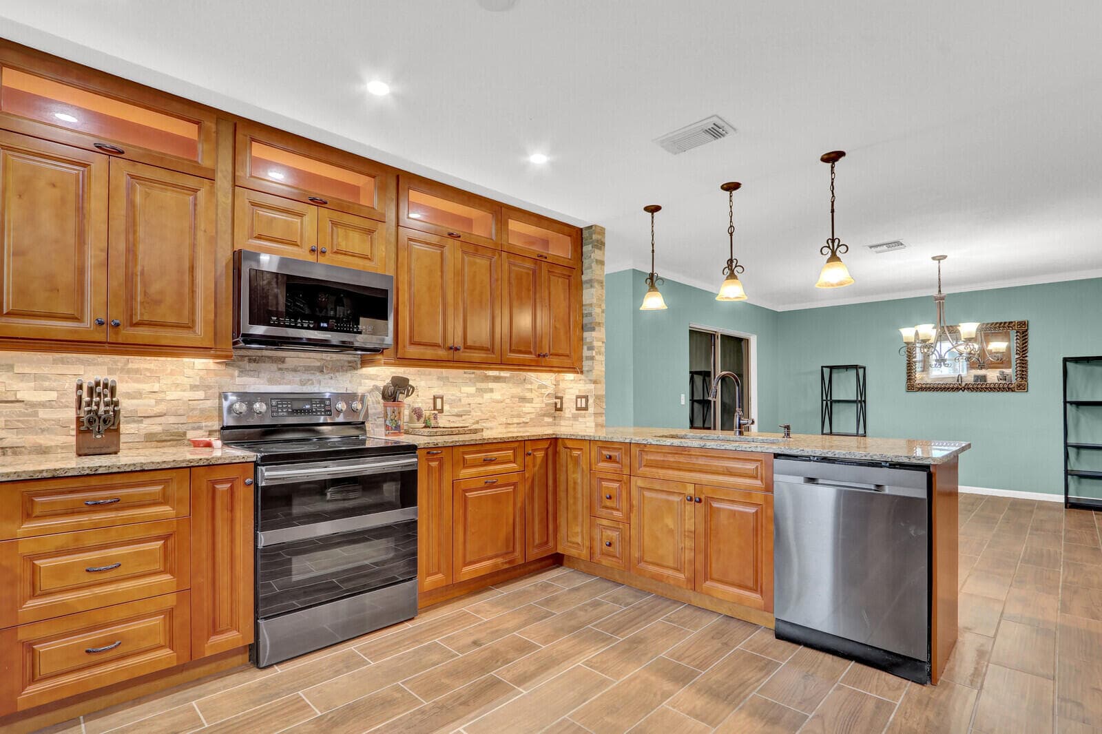 127 Miramar Avenue, Royal Palm Beach, FL 33411 — photo 15 of 48