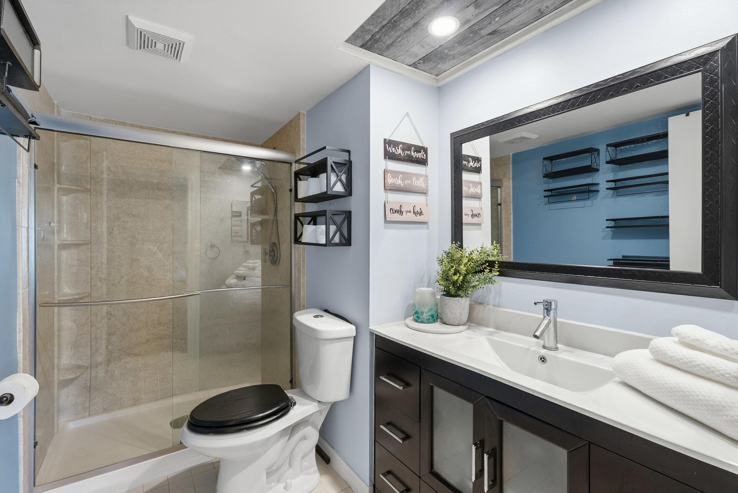 1201 SE Parkview Place G4, Stuart, FL 34994 — photo 16 of 36