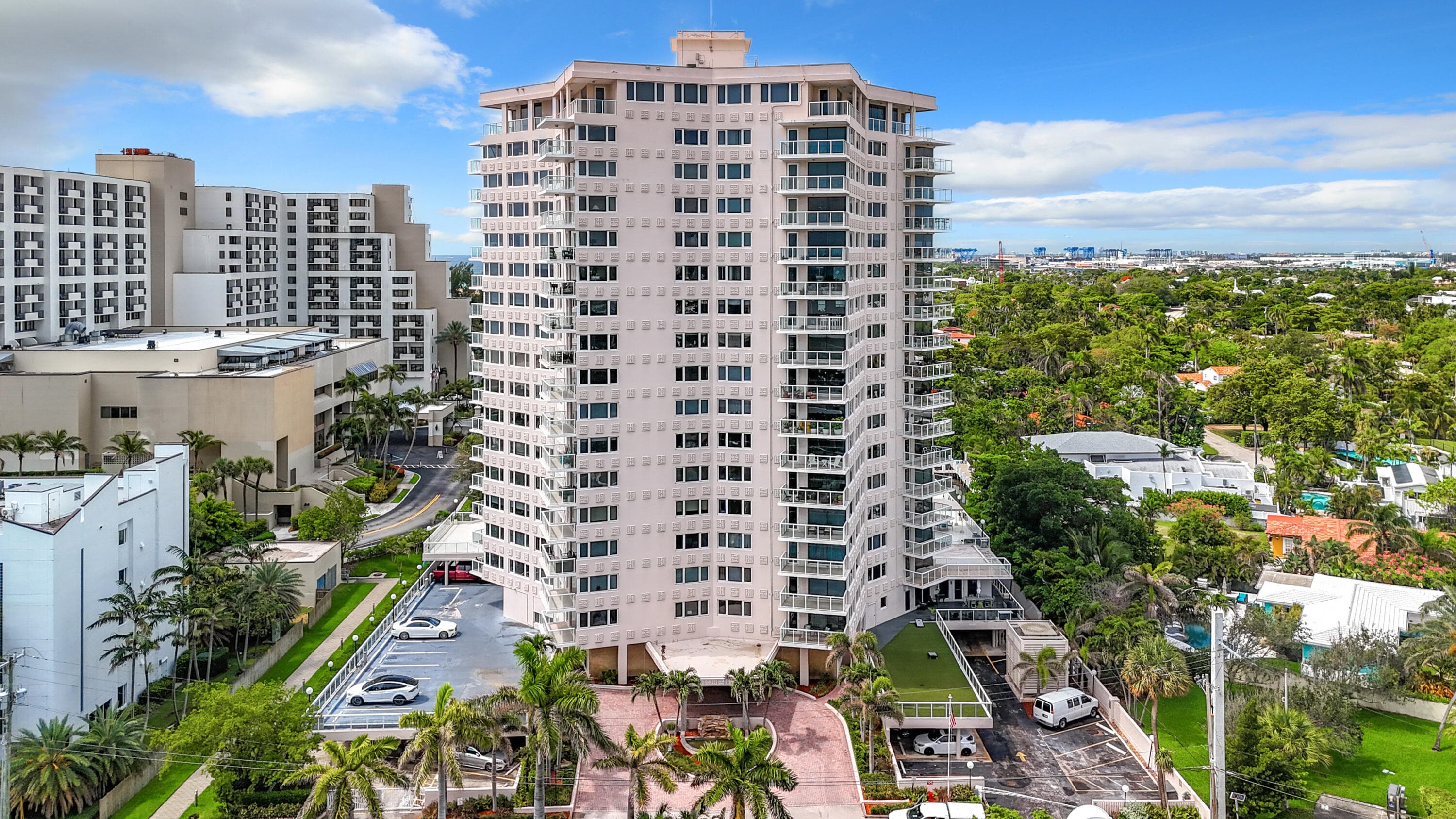 3000 Holiday Drive 1505, Fort Lauderdale, FL 33316 — photo 1 of 62