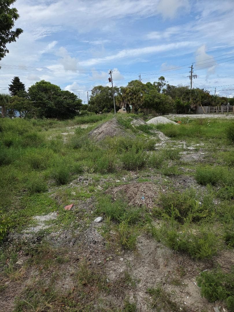 1114 W 28th Street, Riviera Beach, FL 33404 — photo 7 of 8