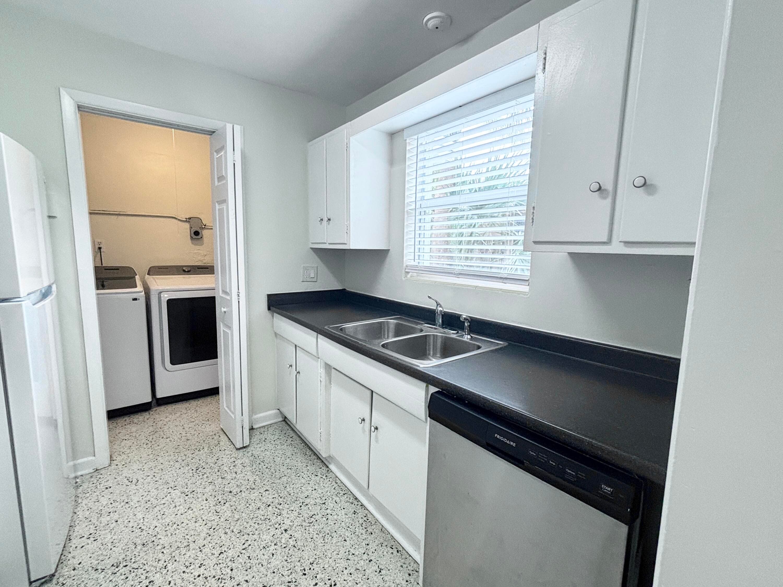 218 Seville Road, West Palm Beach, FL 33405 — photo 7 of 19