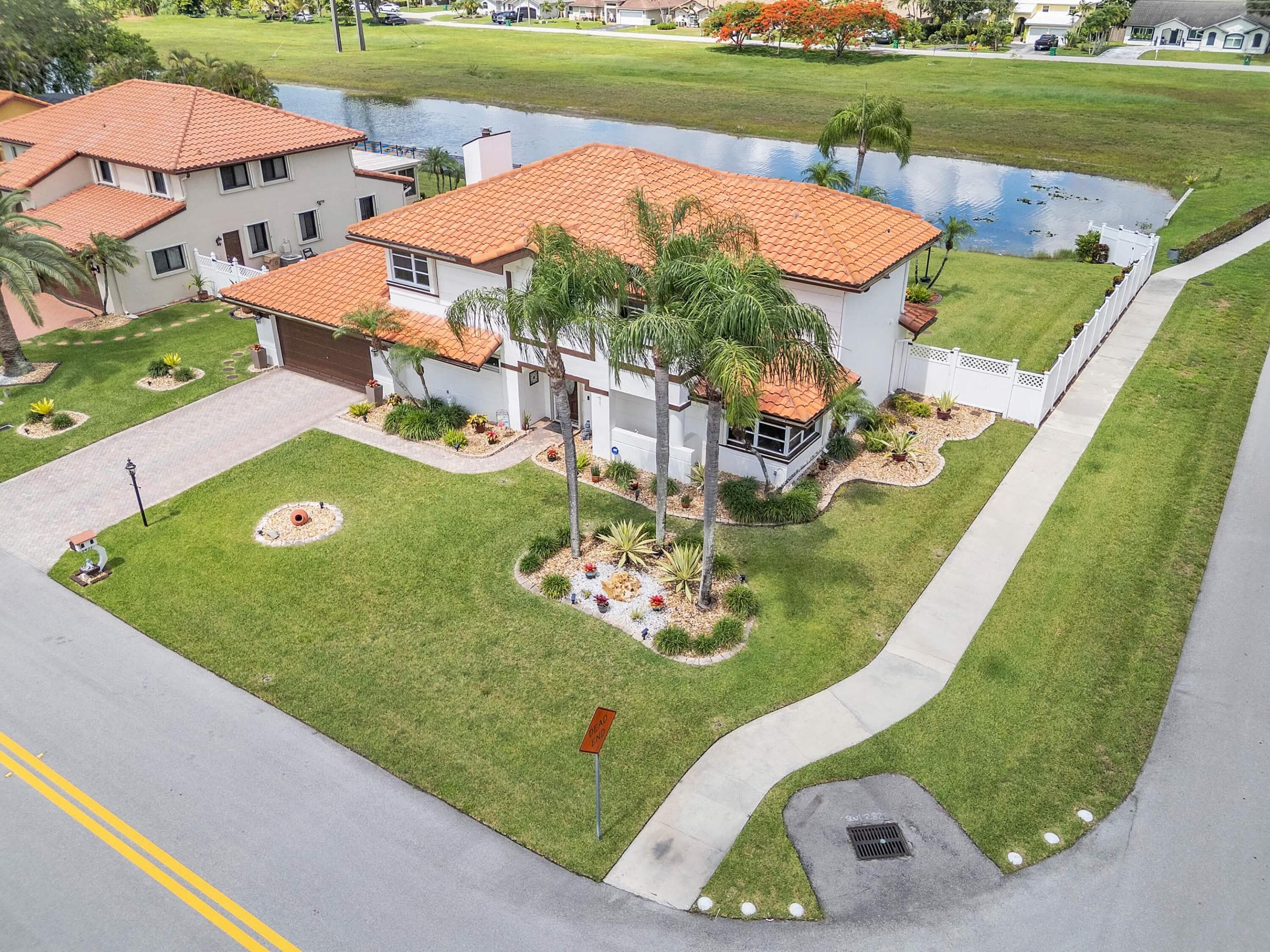 6431 Olde Moat Way, Davie, FL 33331 — photo 7 of 59