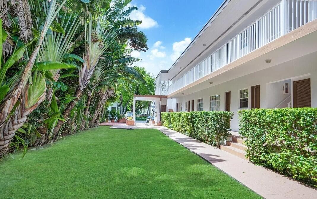 1085 98th Street 1, Bay Harbor Islands, FL 33154 — photo 2 of 9