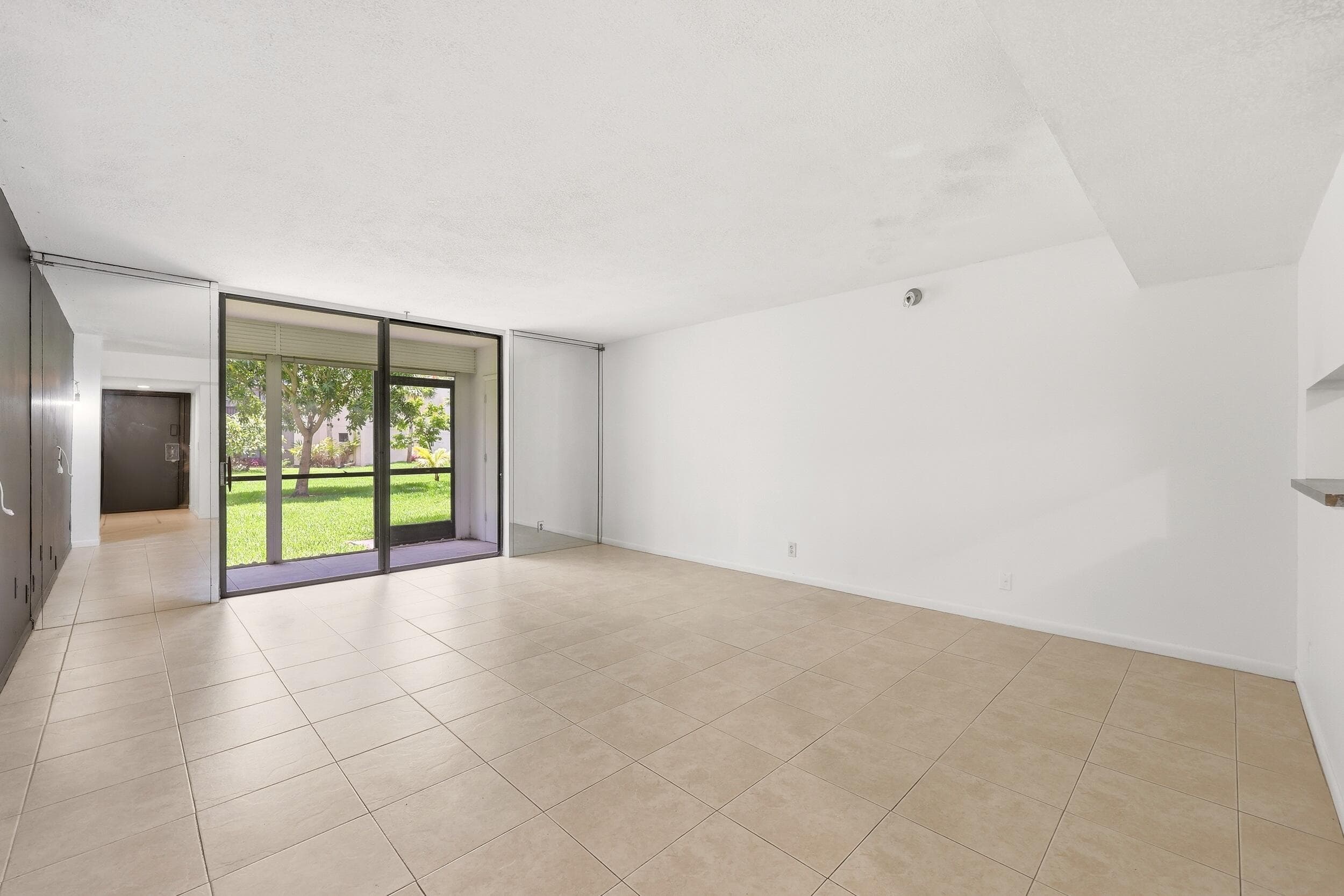 5160 Las Verdes Circle Unit 101, Delray Beach, FL 33484 — photo 11 of 42