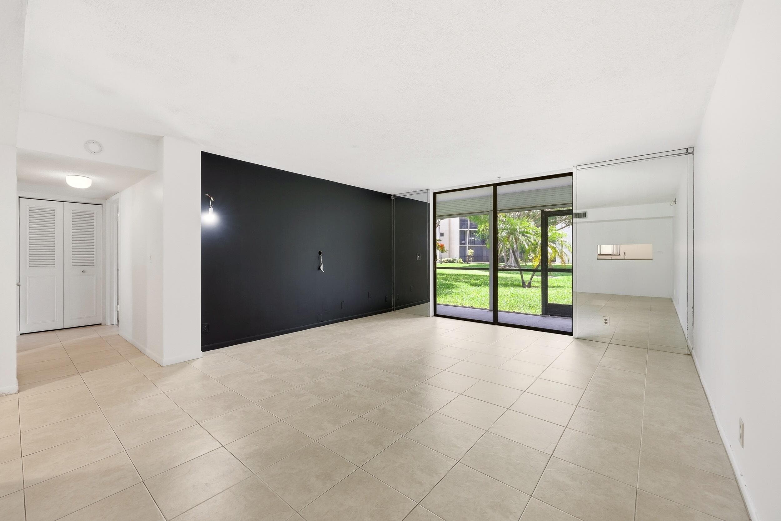 5160 Las Verdes Circle Unit 101, Delray Beach, FL 33484 — photo 9 of 42