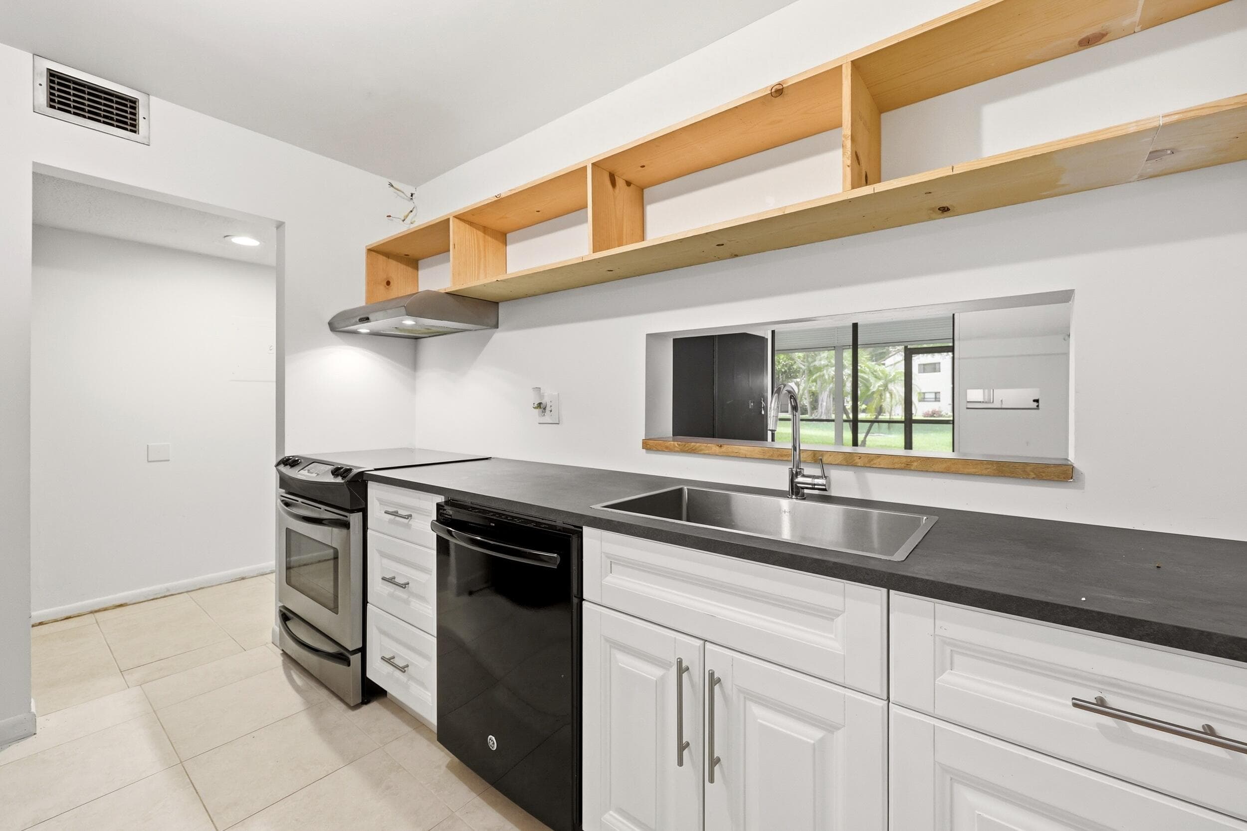 5160 Las Verdes Circle Unit 101, Delray Beach, FL 33484 — photo 6 of 42