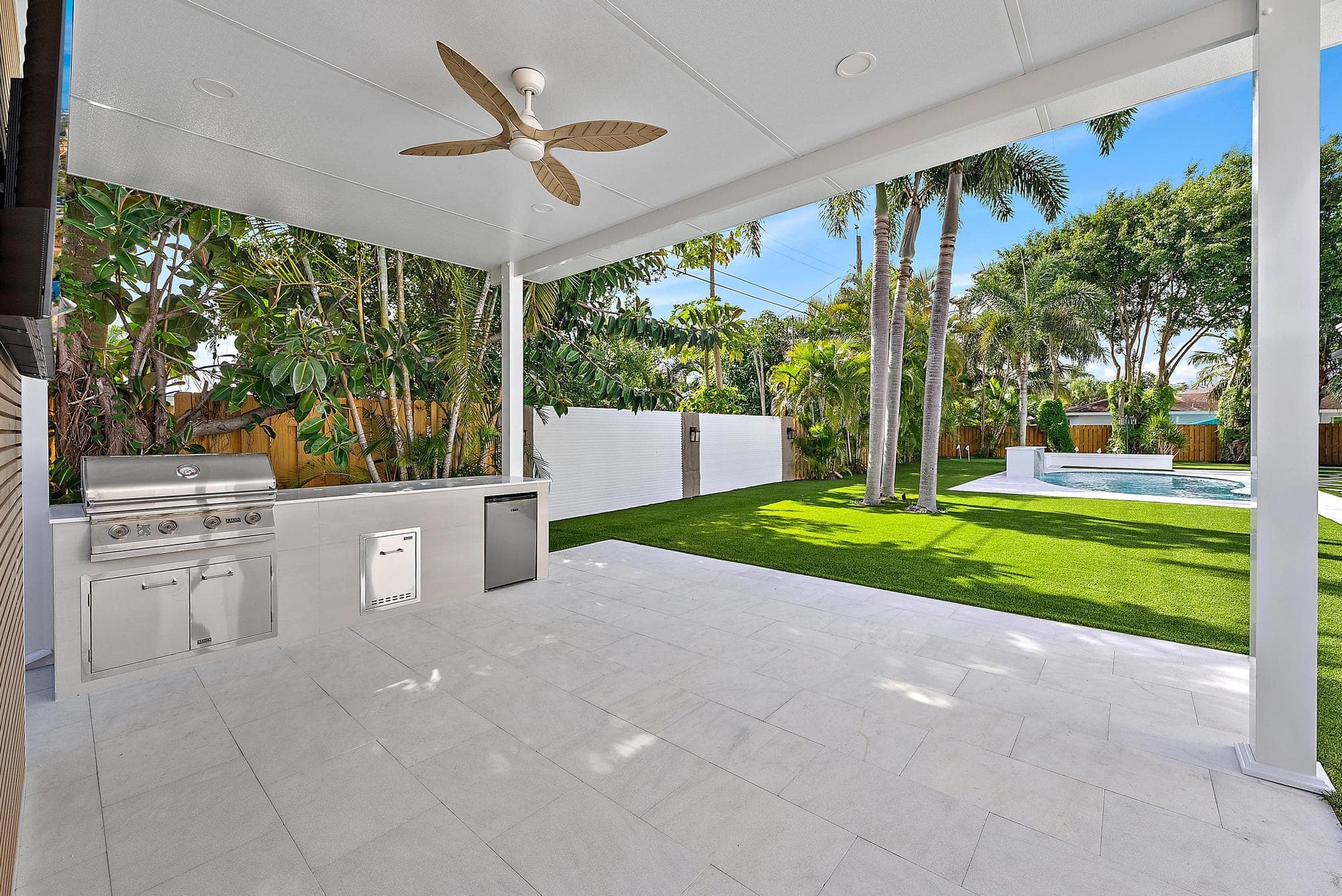 391 W Riverside Drive, Tequesta, FL 33469 — photo 20 of 52