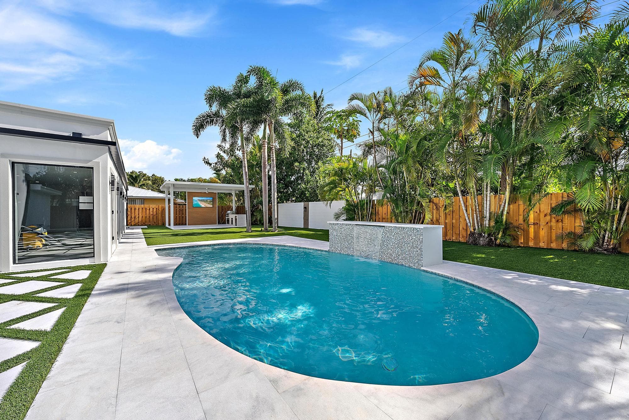 391 W Riverside Drive, Tequesta, FL 33469 — photo 16 of 52