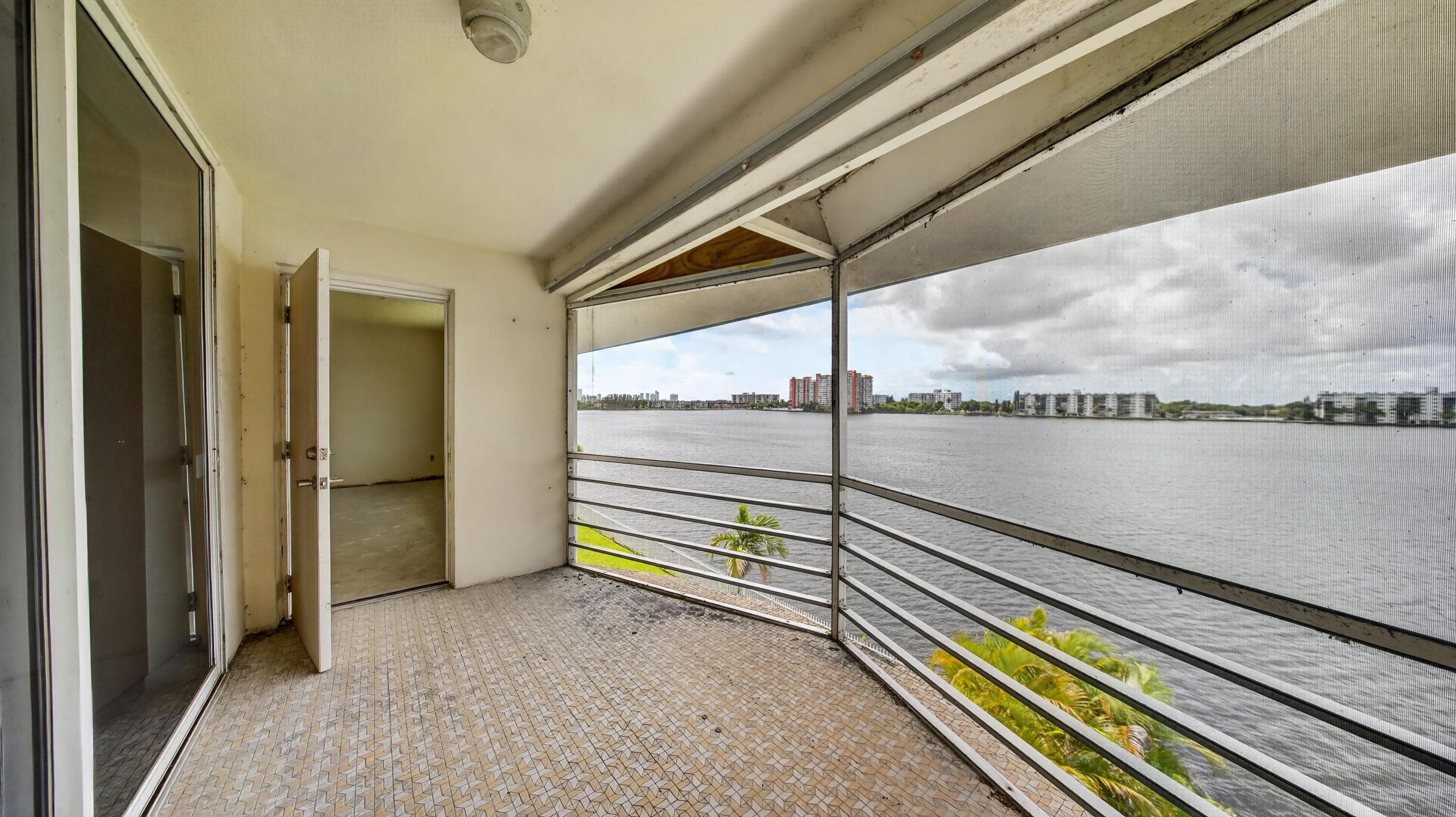 1100 NE 191st Street 44, Miami, FL 33179 — photo 28 of 29
