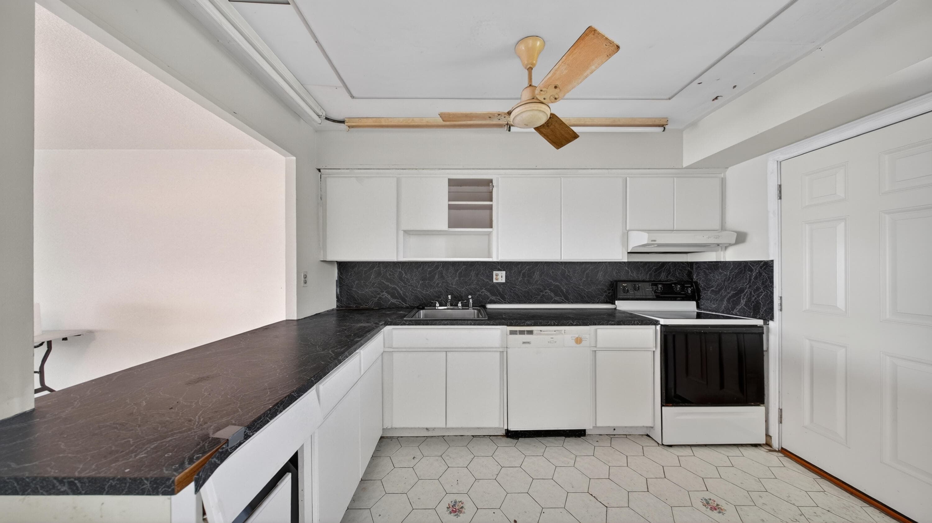 1100 NE 191st Street 44, Miami, FL 33179 — photo 13 of 29