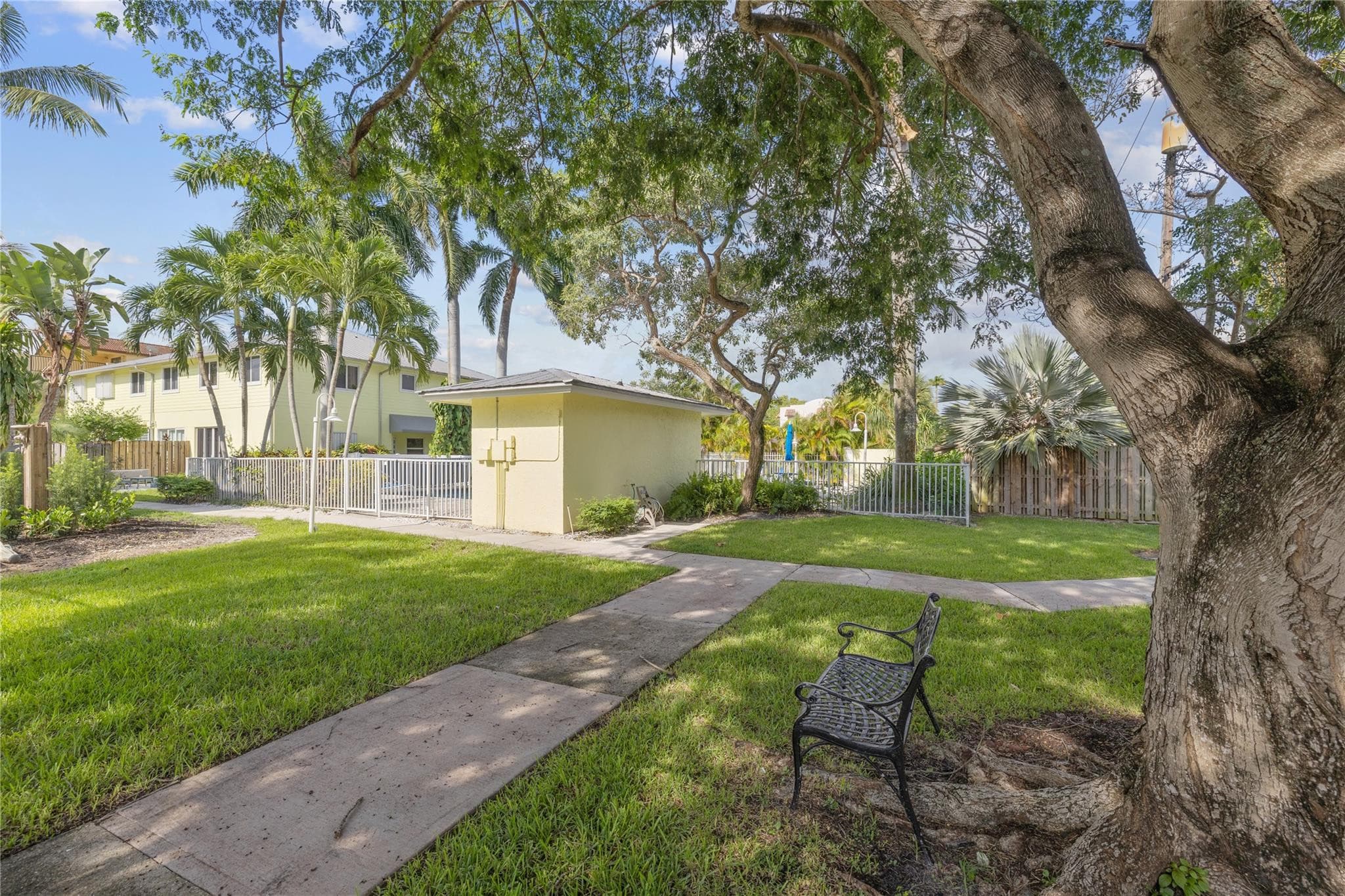 603 SW 7th Avenue 11, Fort Lauderdale, FL 33315 — photo 4 of 39