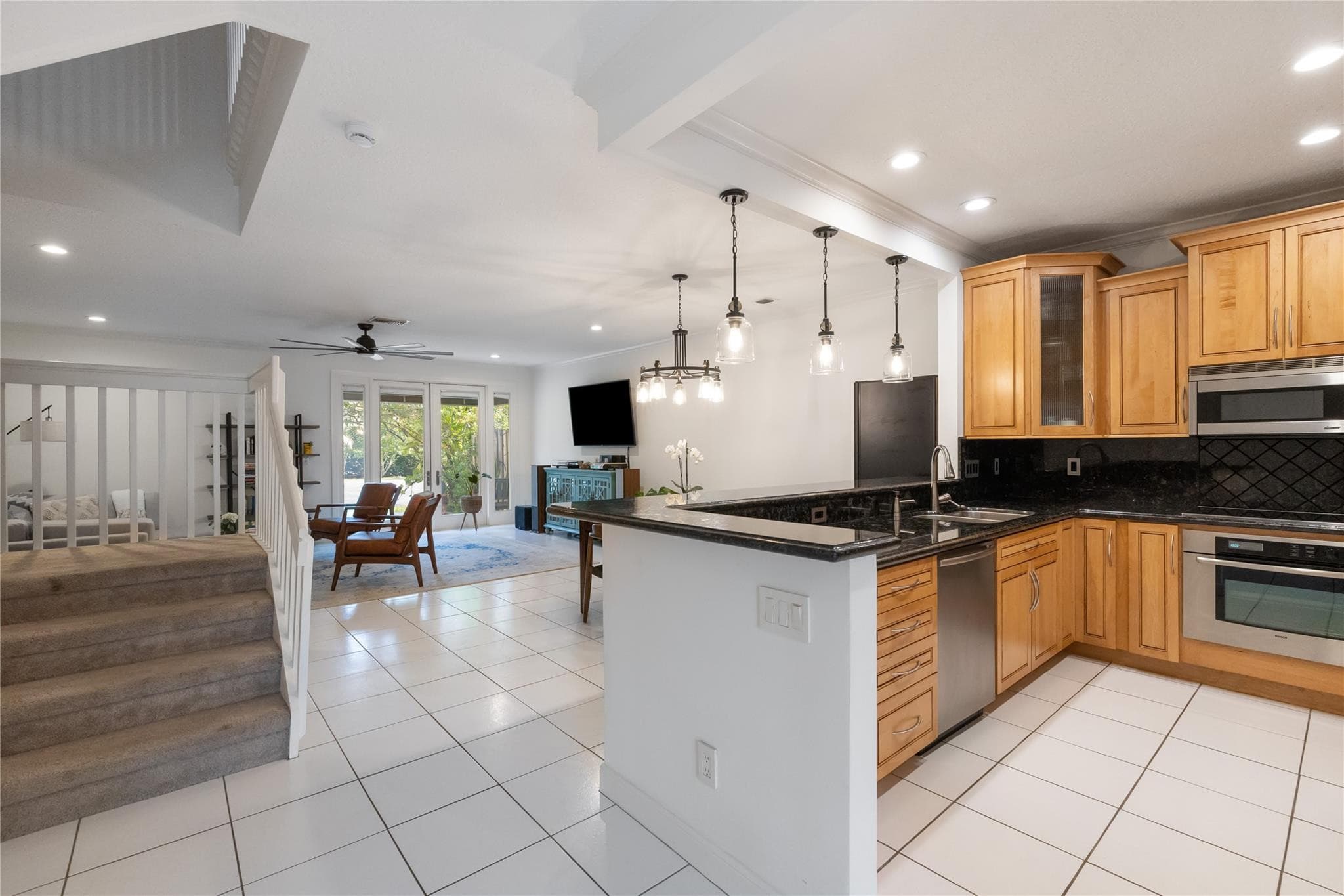 603 SW 7th Avenue 11, Fort Lauderdale, FL 33315 — photo 8 of 39