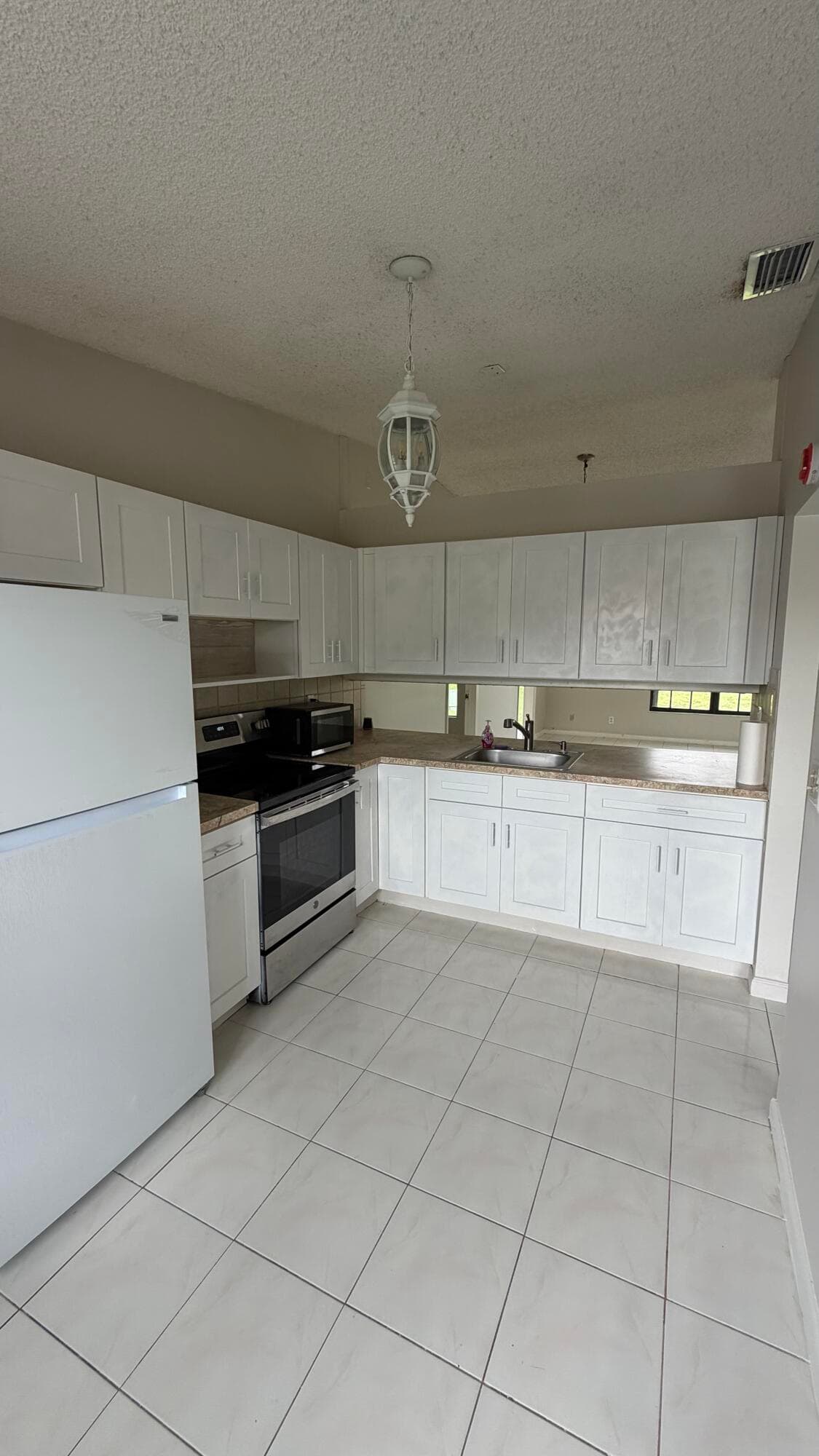 5460 S Lakewood Cir S S C, Margate, FL 33063 — photo 10 of 59