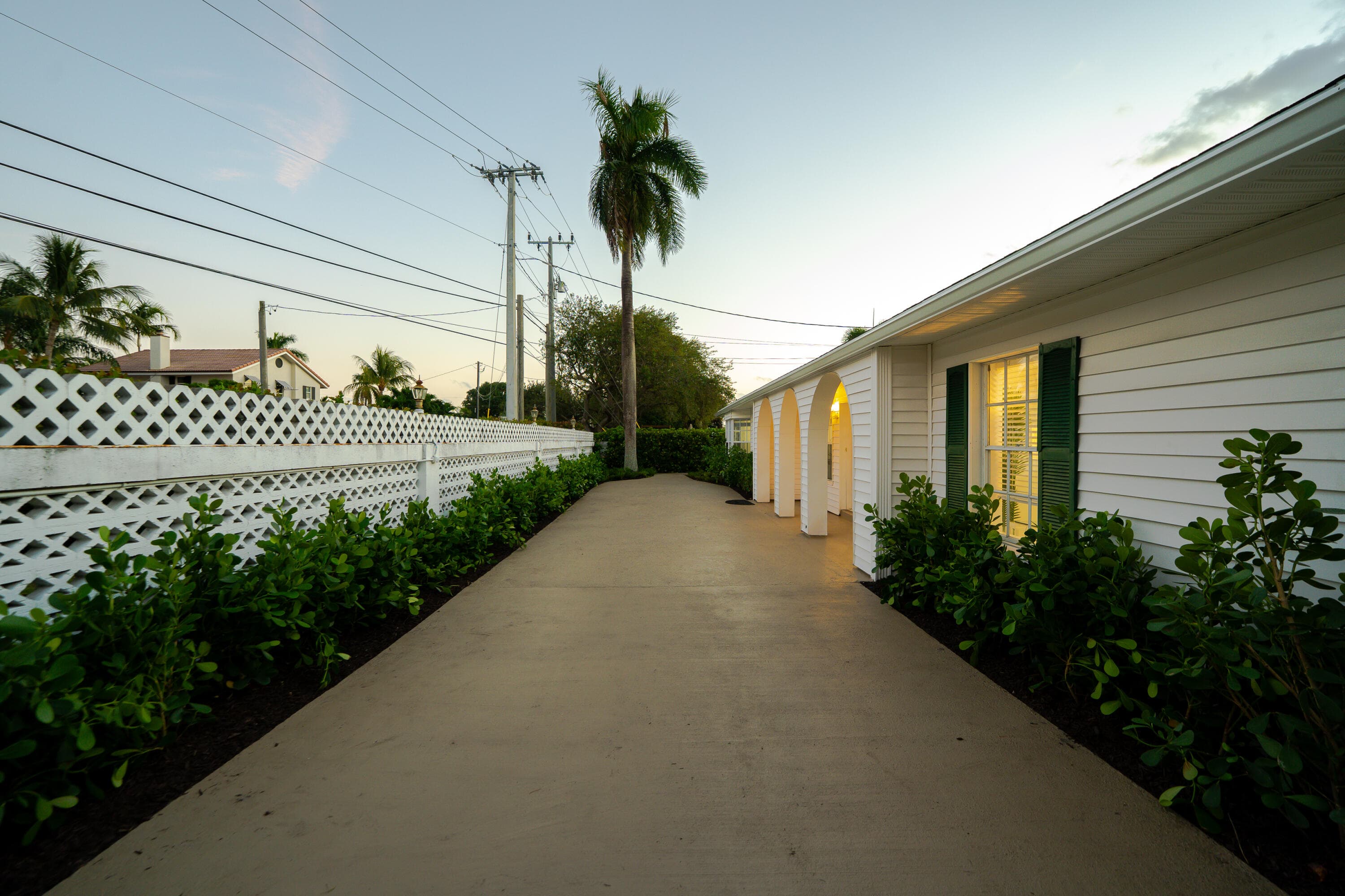 3199 NE 6th Drive, Boca Raton, FL 33431 — photo 8 of 49