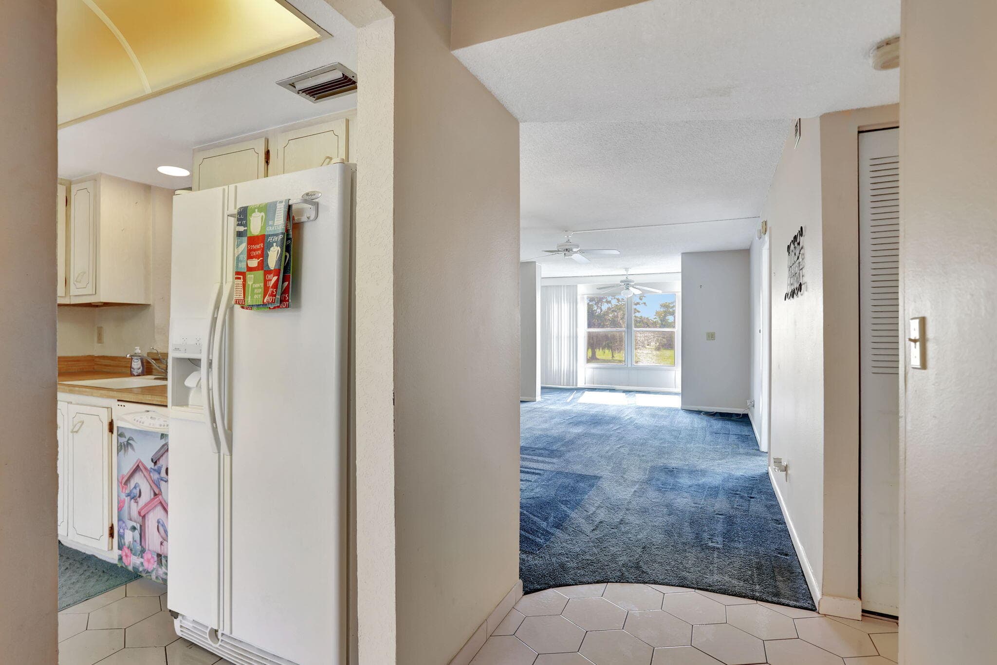 Condominium in Margate — photo 7 of 25