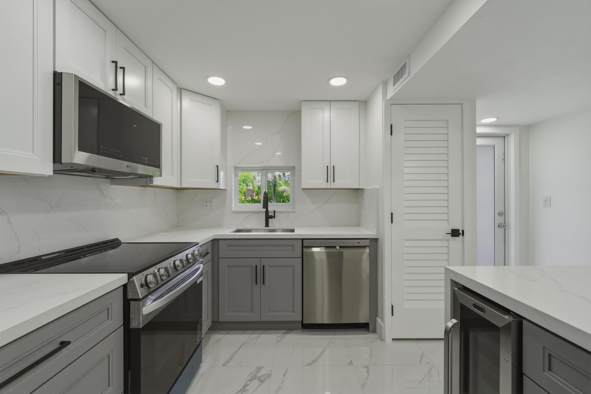 8970 S Hollybrook Boulevard 205, Pembroke Pines, FL 33025 — photo 10 of 50