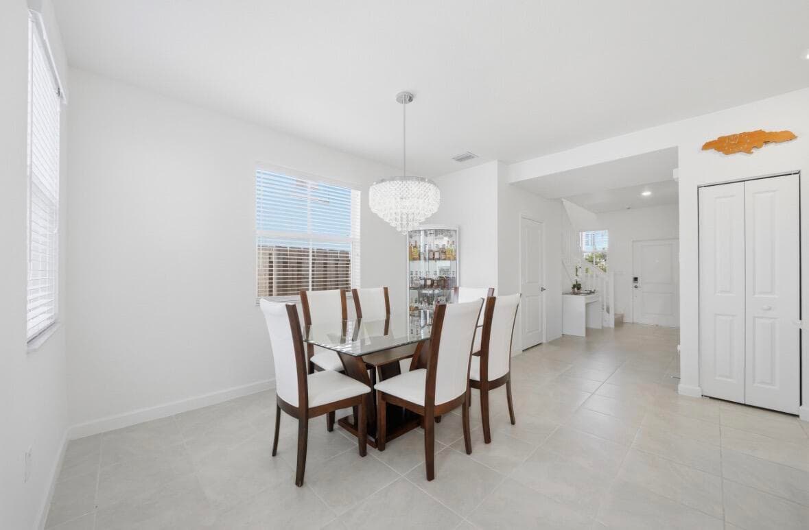 2324 NW 130th Street, Miami, FL 33167 — photo 6 of 10