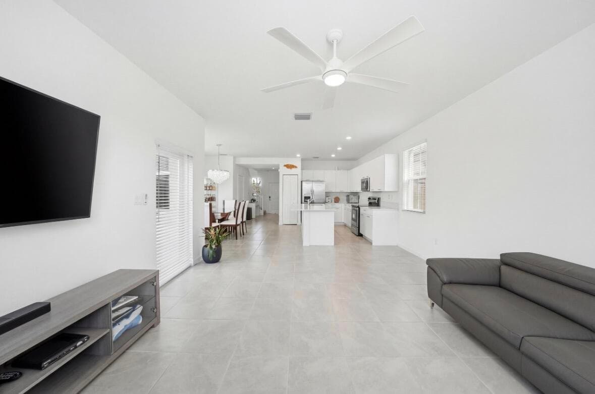 2324 NW 130th Street, Miami, FL 33167 — photo 7 of 10