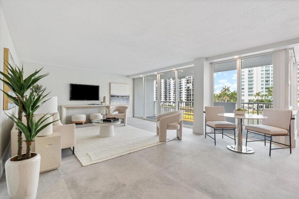 2800 E Sunrise Boulevard 4c, Fort Lauderdale, FL 33304 — photo 1 of 49