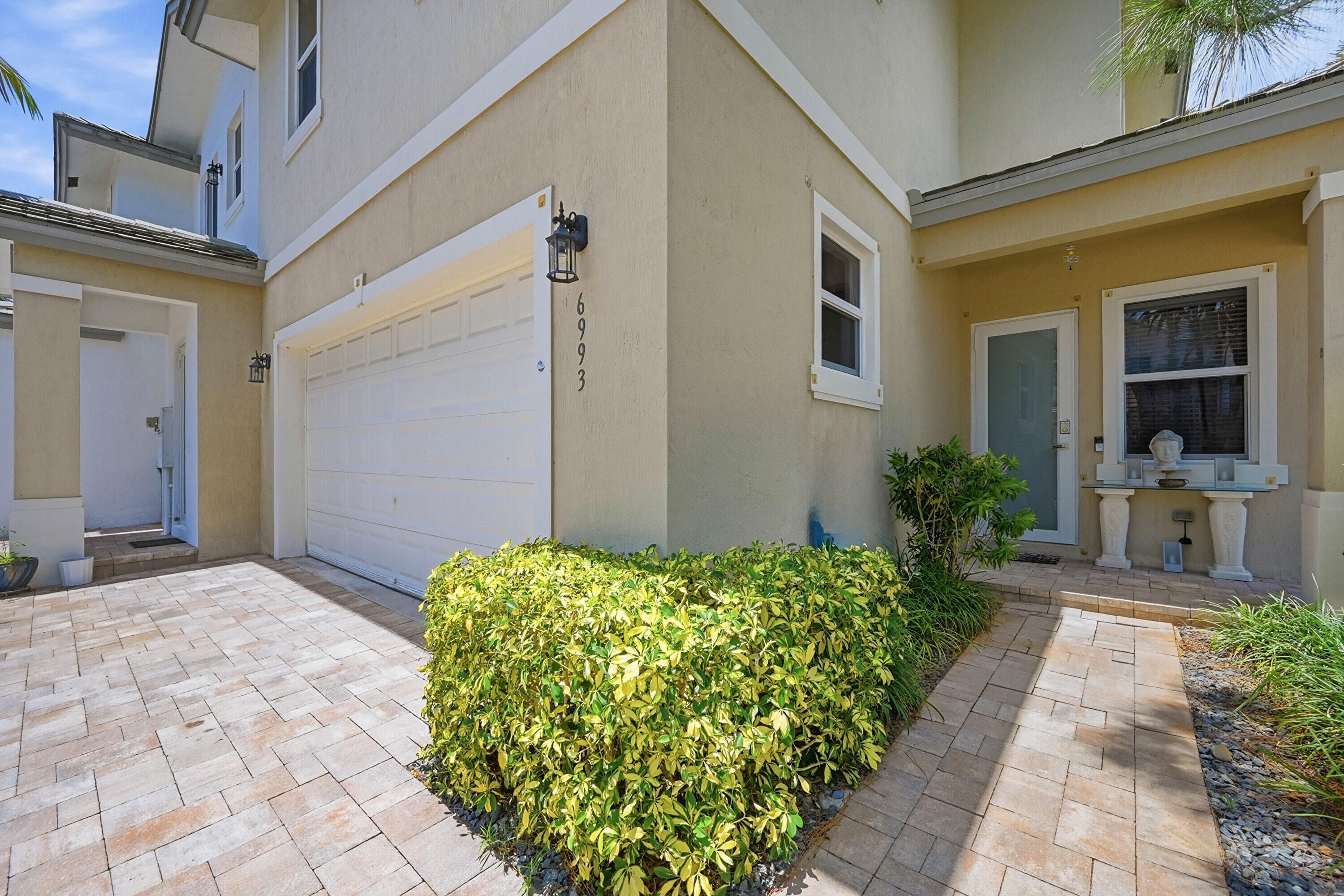 6993 Pines Circle, Coconut Creek, FL 33073 — photo 2 of 29