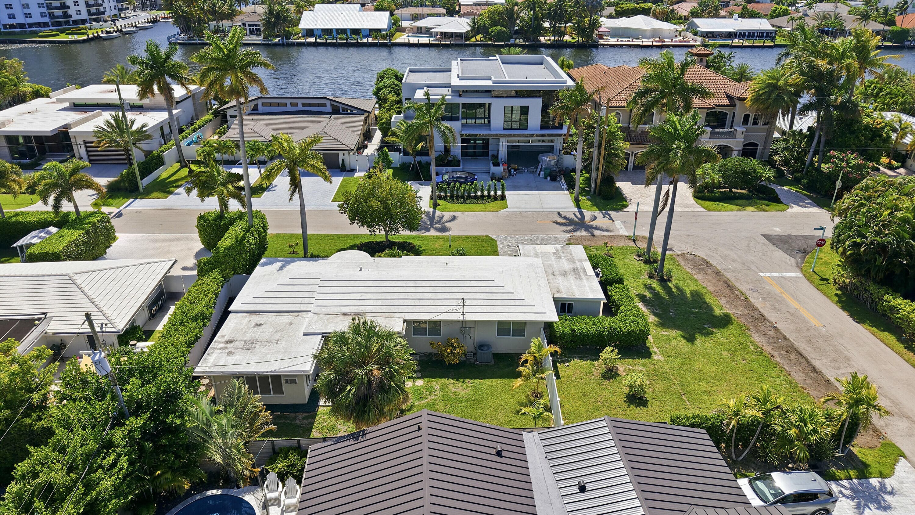 4454 W Tradewinds Avenue W, Lauderdale-By-The-Sea, FL 33308 — photo 8 of 33