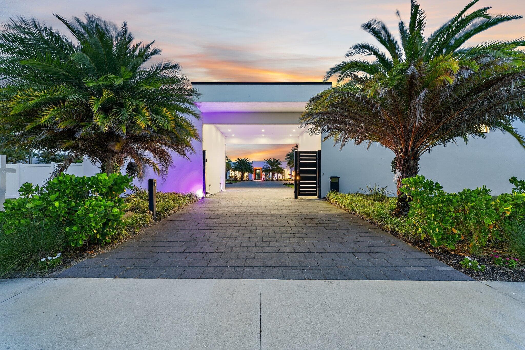 9741 SE Gomez Avenue, Hobe Sound, FL 33455 — photo 13 of 114
