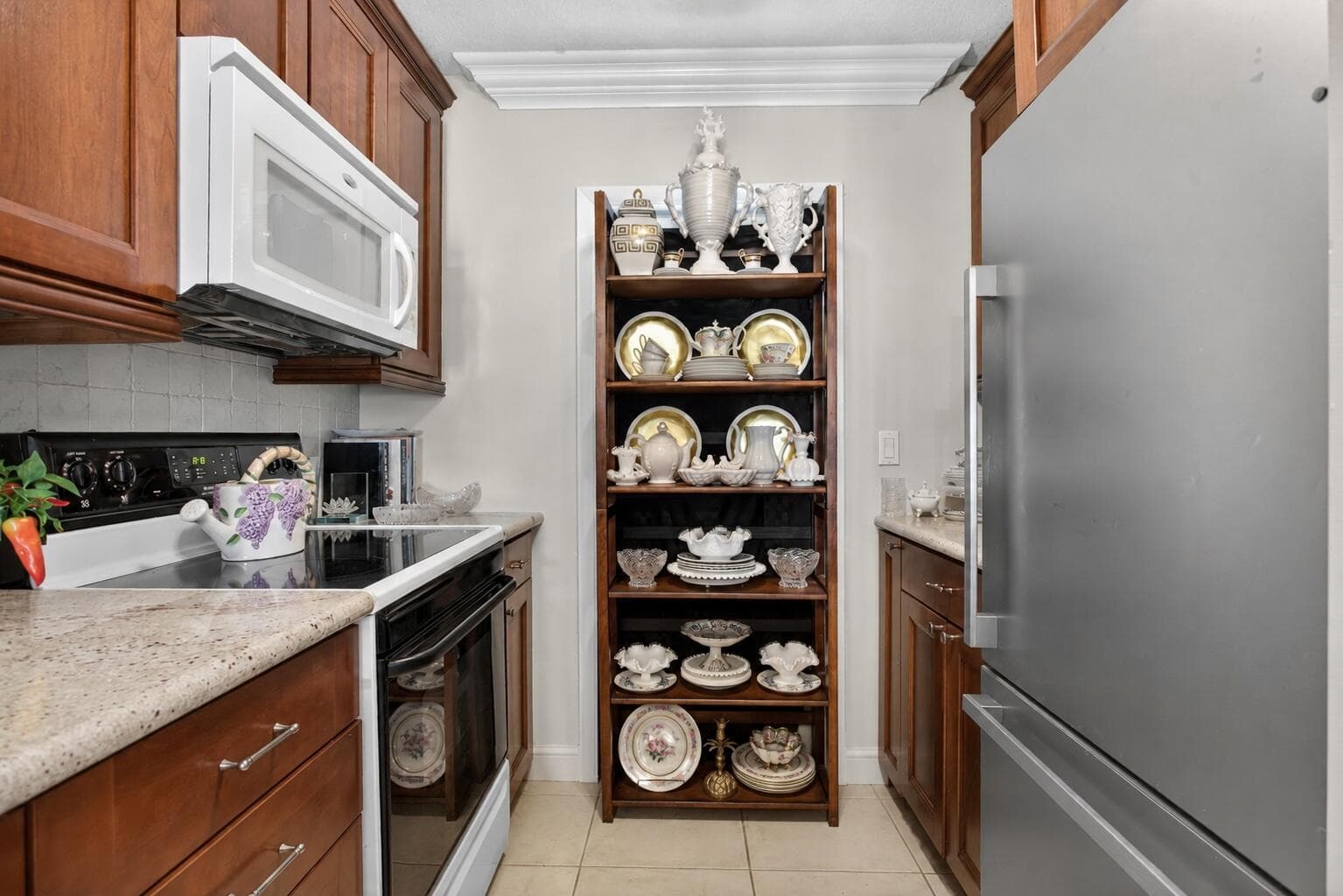 800 Pine Drive 13, Pompano Beach, FL 33060 — photo 8 of 28