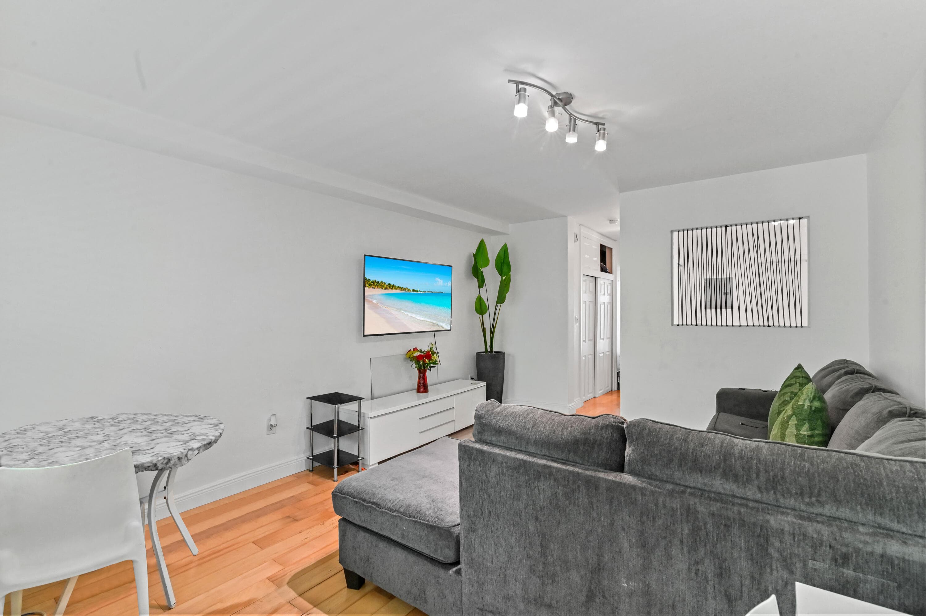 1035 Meridian Avenue 5, Miami Beach, FL 33139 — photo 5 of 22