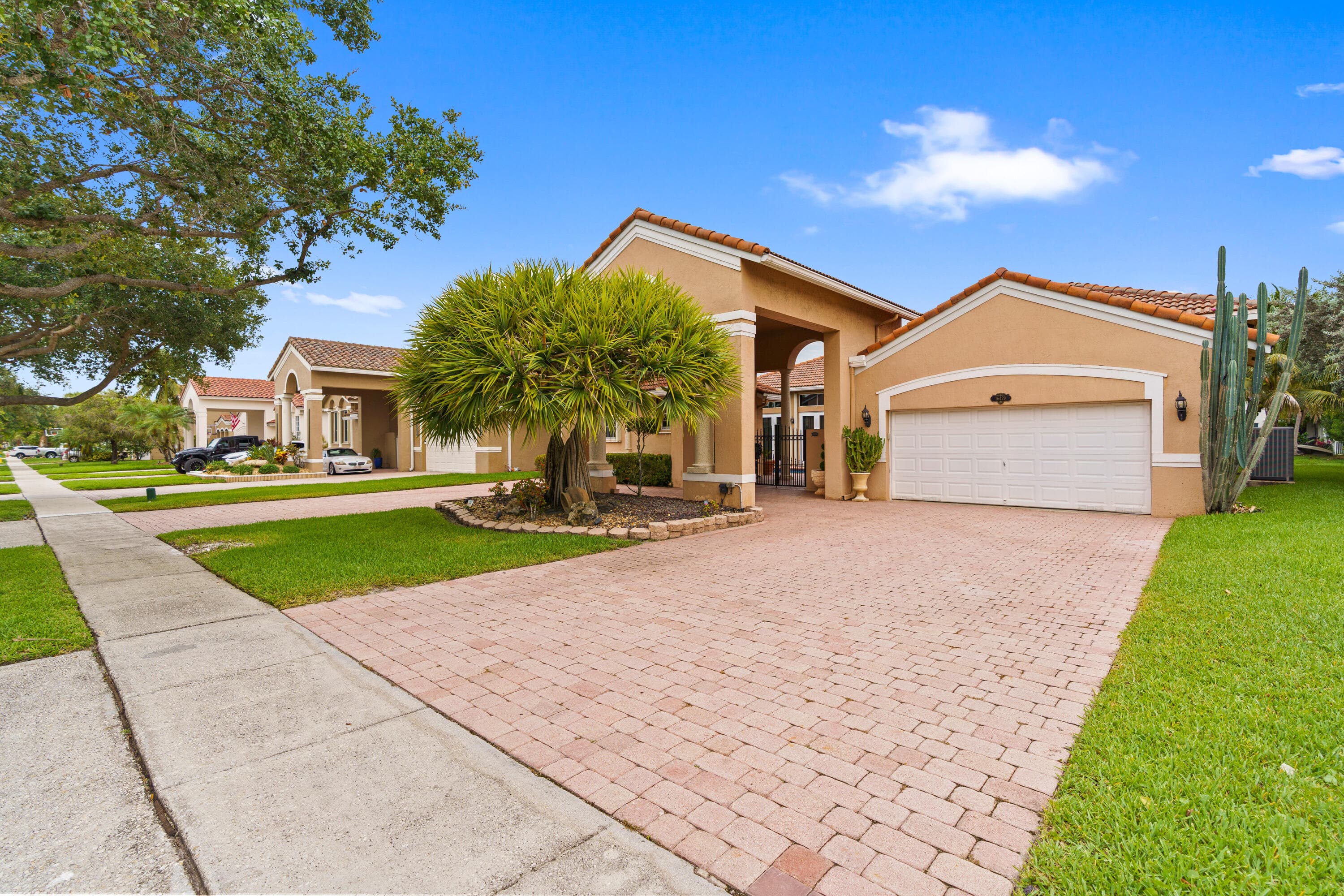 16429 NW 16th Street, Pembroke Pines, FL 33028 — photo 3 of 73