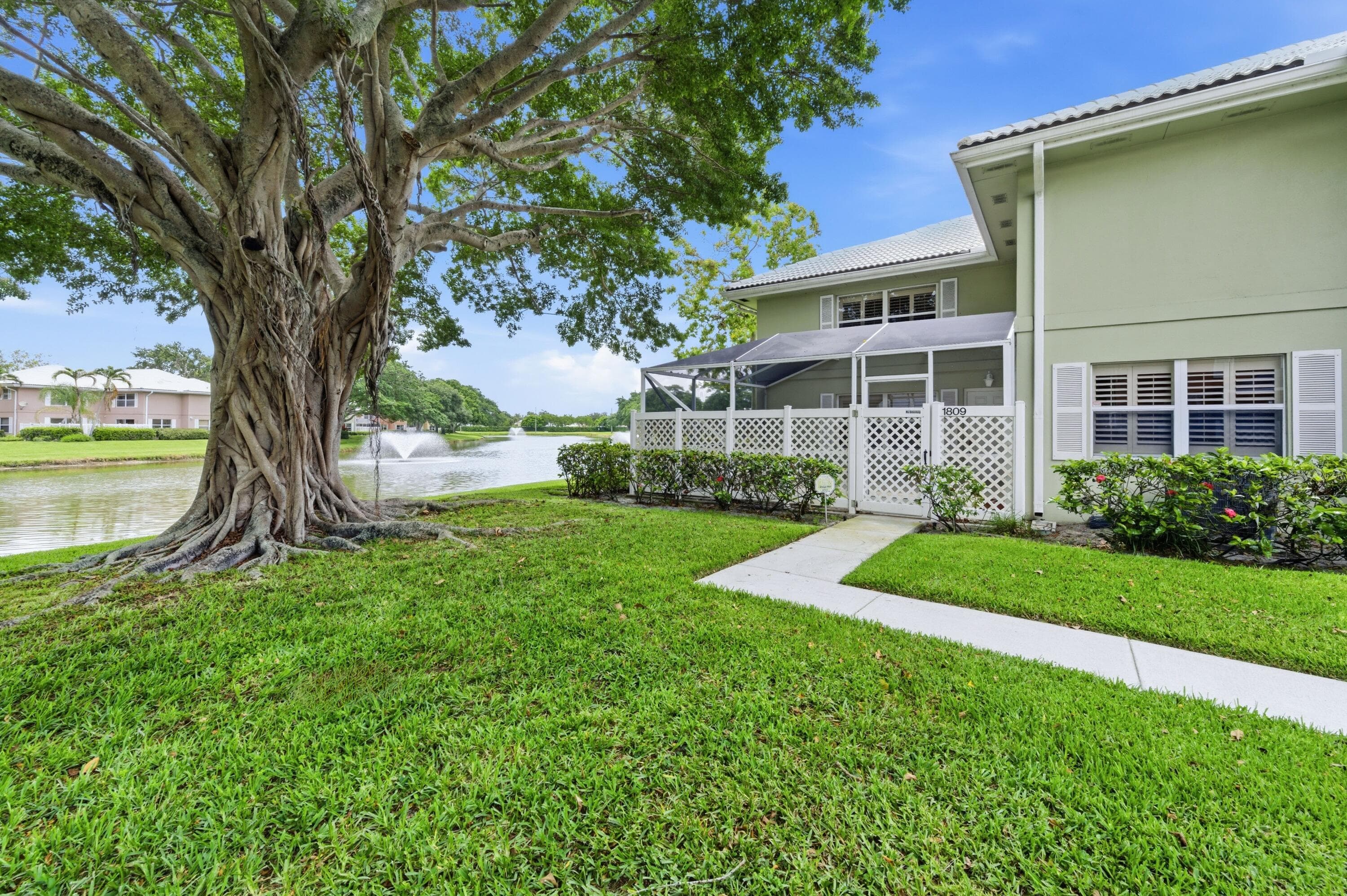 1809 Middleton Way, West Palm Beach, FL 33409 — photo 1 of 43