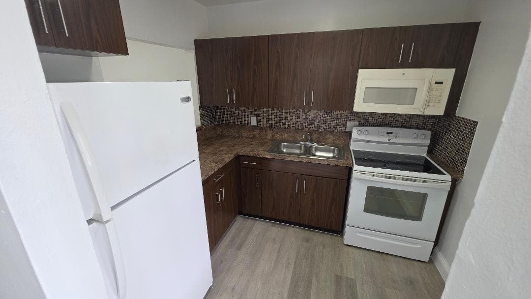 2250 NW 183rd Street, Miami Gardens, FL 33056 — photo 6 of 16