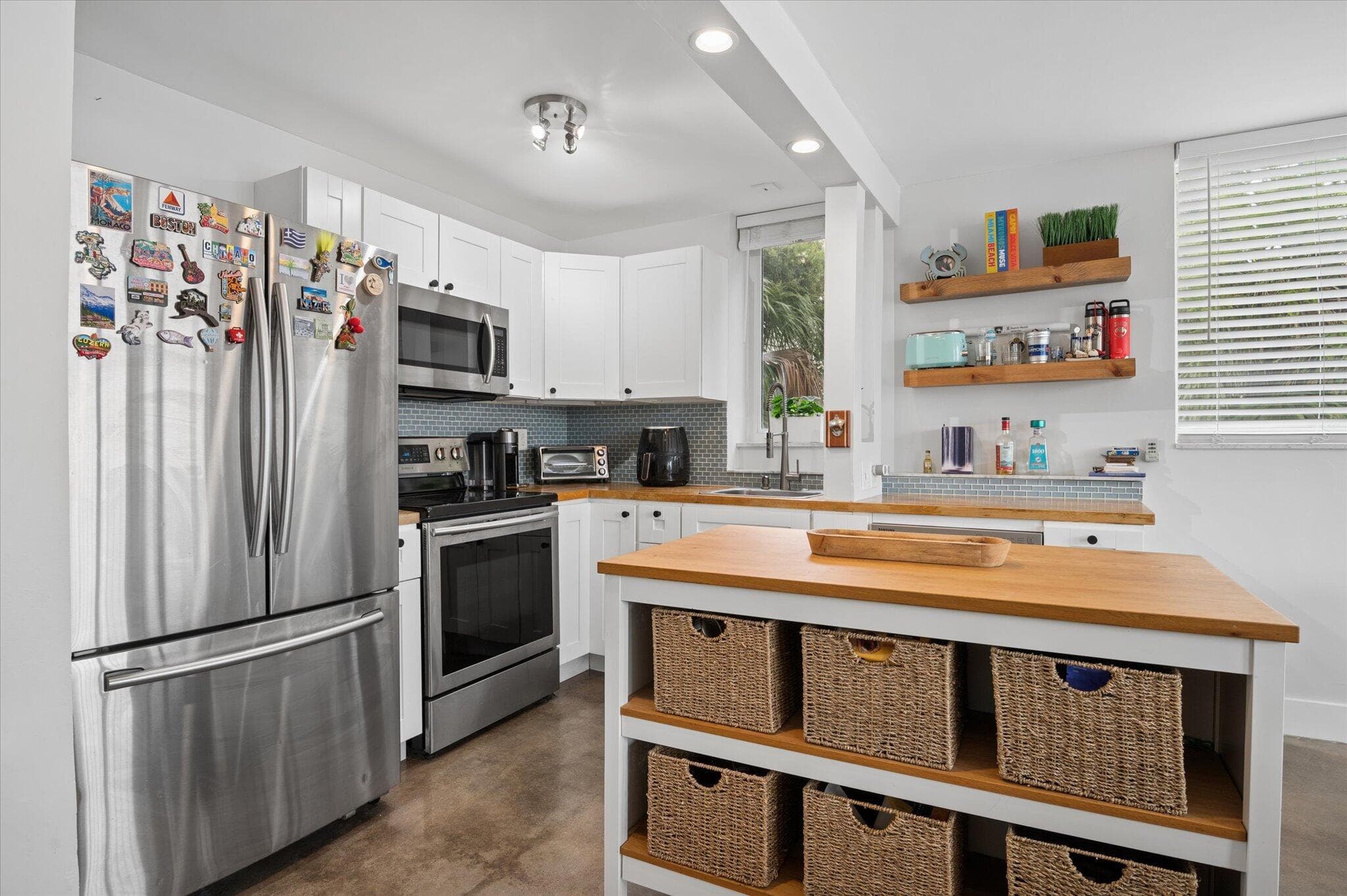 524 Orton Avenue 201, Fort Lauderdale, FL 33304 — photo 6 of 14