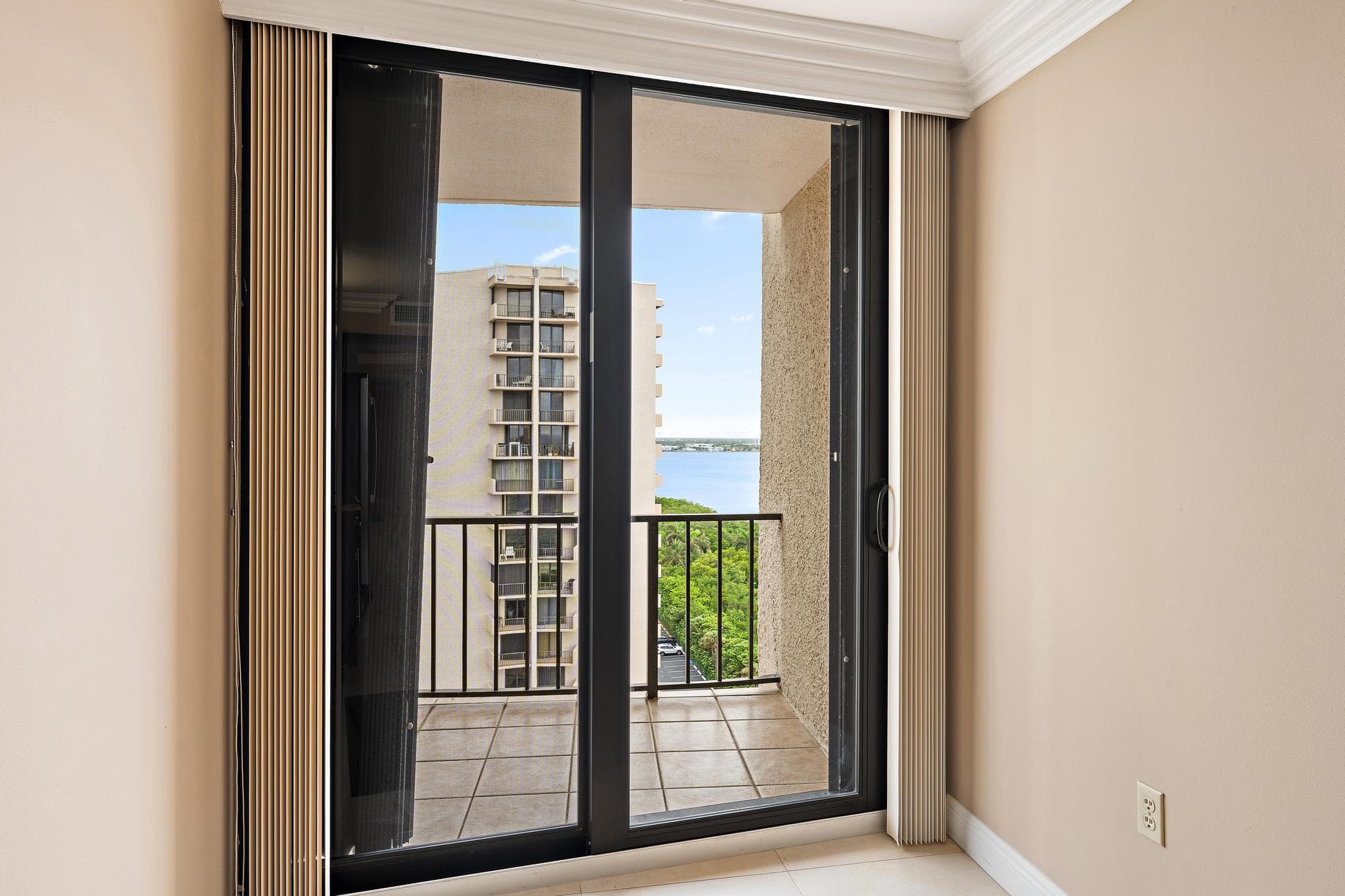 4200 N Ocean Drive 1-1404, Singer Island, FL 33404 — photo 22 of 42